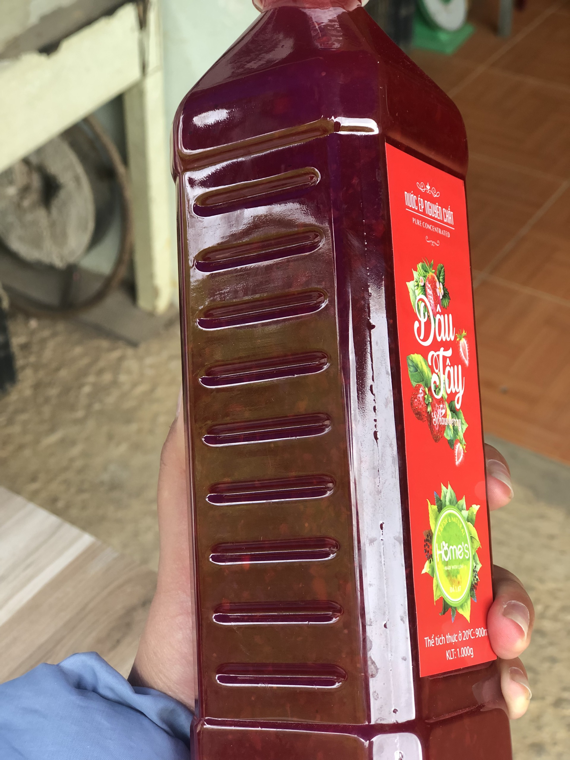 NƯỚC CỐT DÂU TÂY - CHAI PET 1L - ĐẶC SẢN ĐÀ LẠT