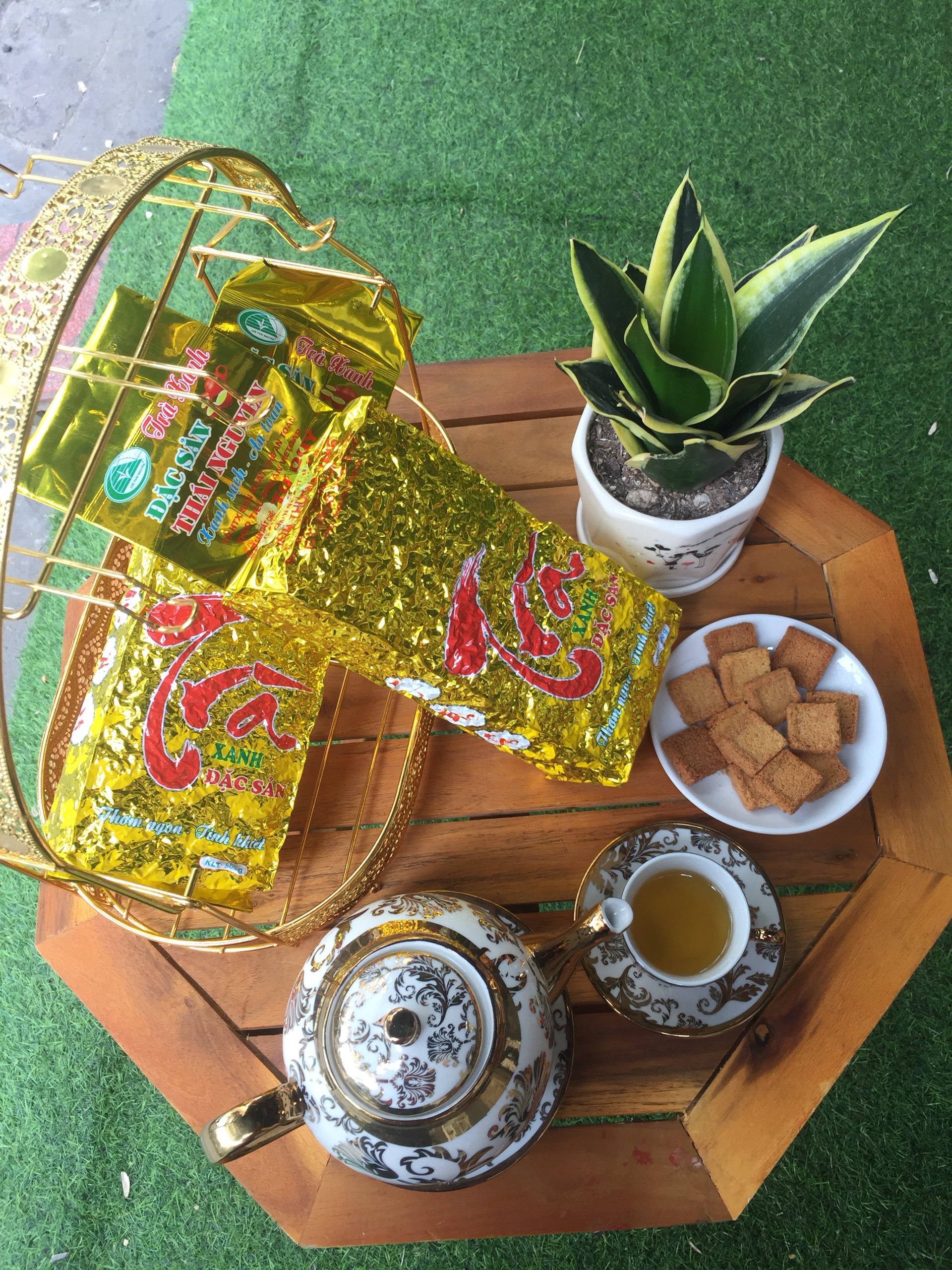 CHÈ THÁI NGUYÊN TƯ QUÝ (loại chè xanh gói 500g)