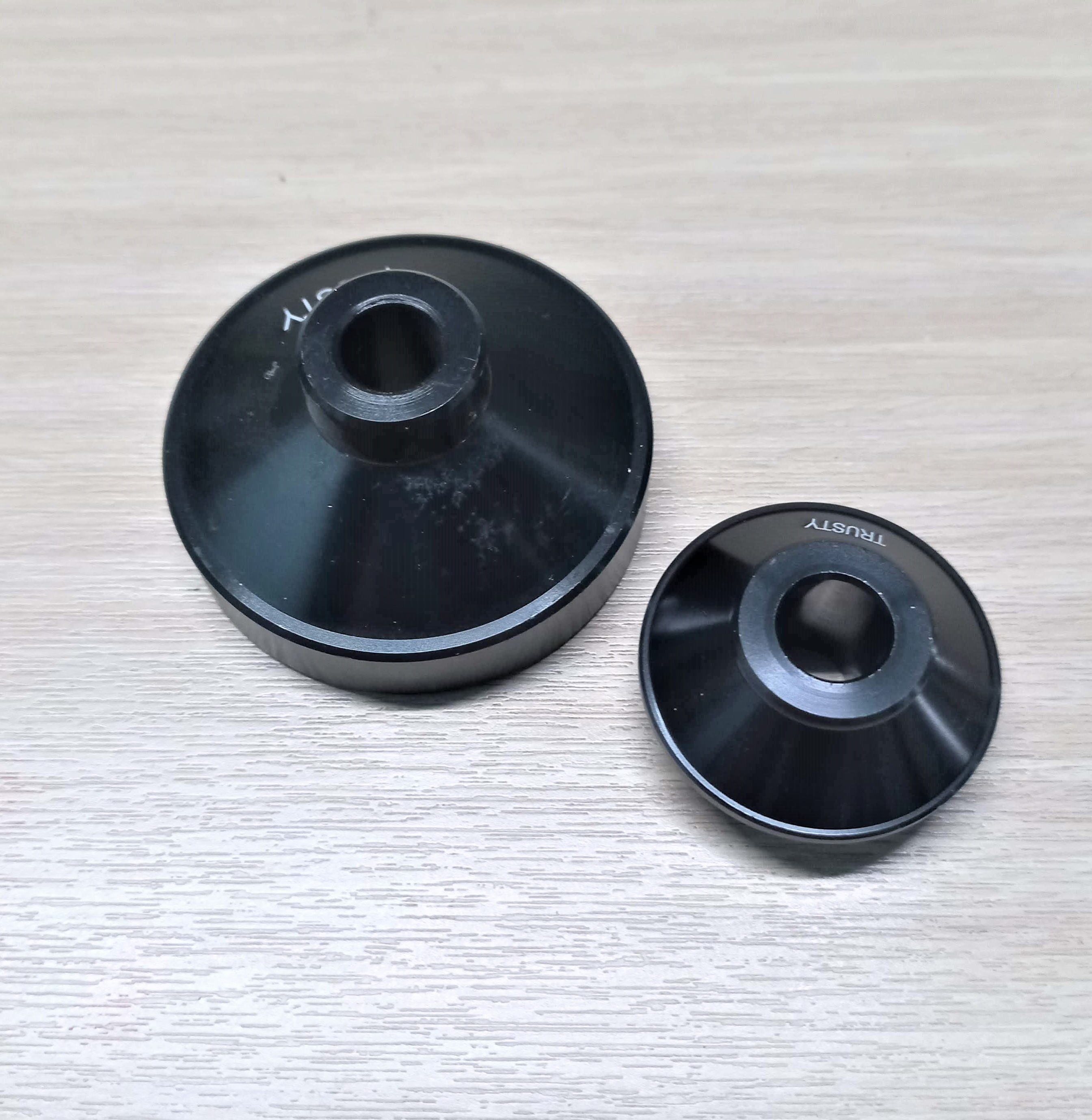 Cặp chụp cóc nhôm gắn công tơ mét cho yamaha và honda