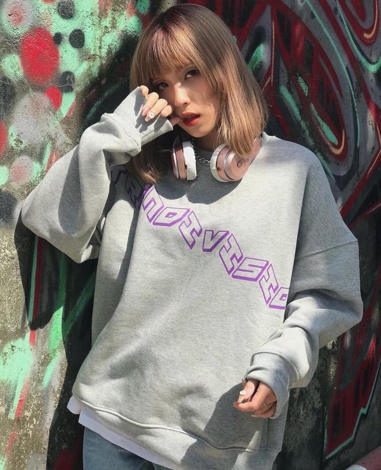 Áo nỉ sweater màu xám in chữ kiểu (trọng lượng từ 40kg đến 65kg )