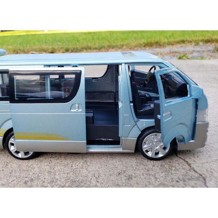 Mô hình xe Toyota Hiace 1:32 Proswon