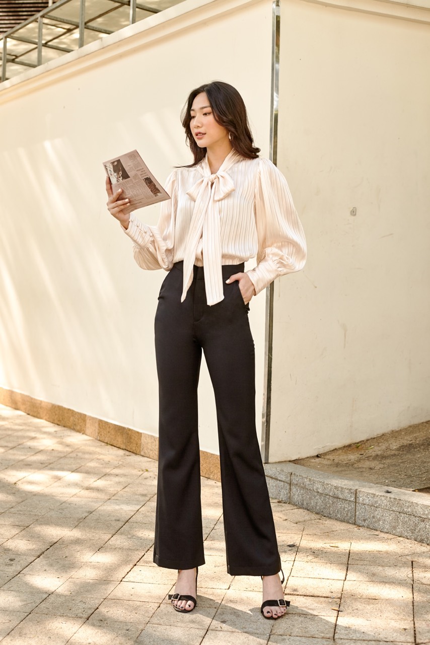 CLOTHERRACK - Miranda Pant