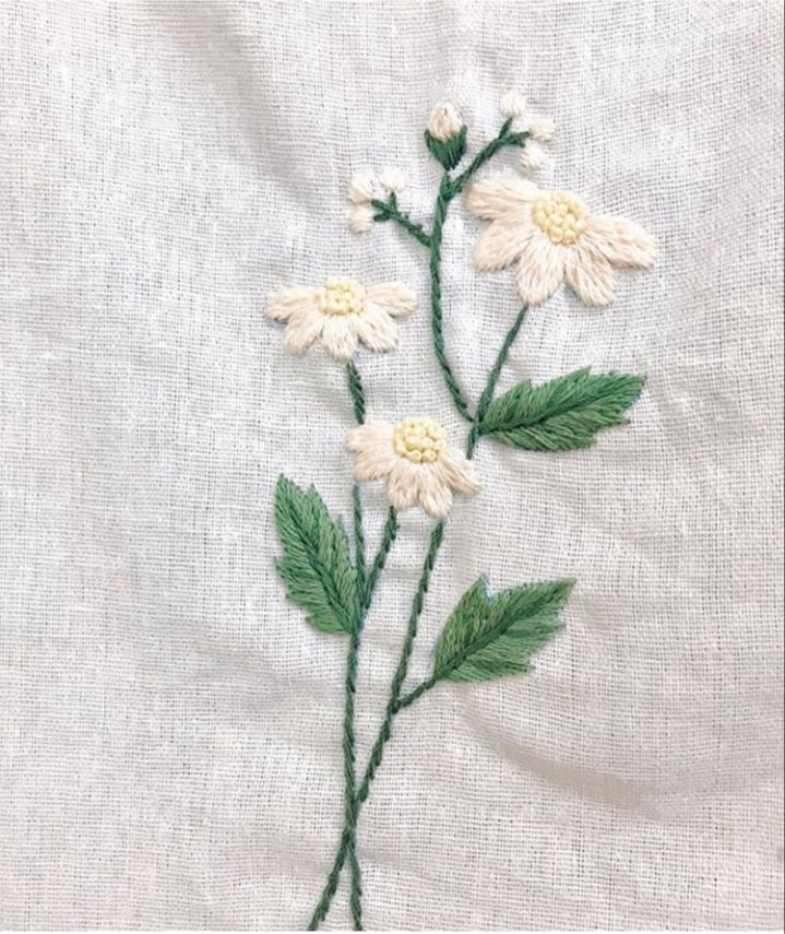 áo 2 dây linen thêu hoa cúc