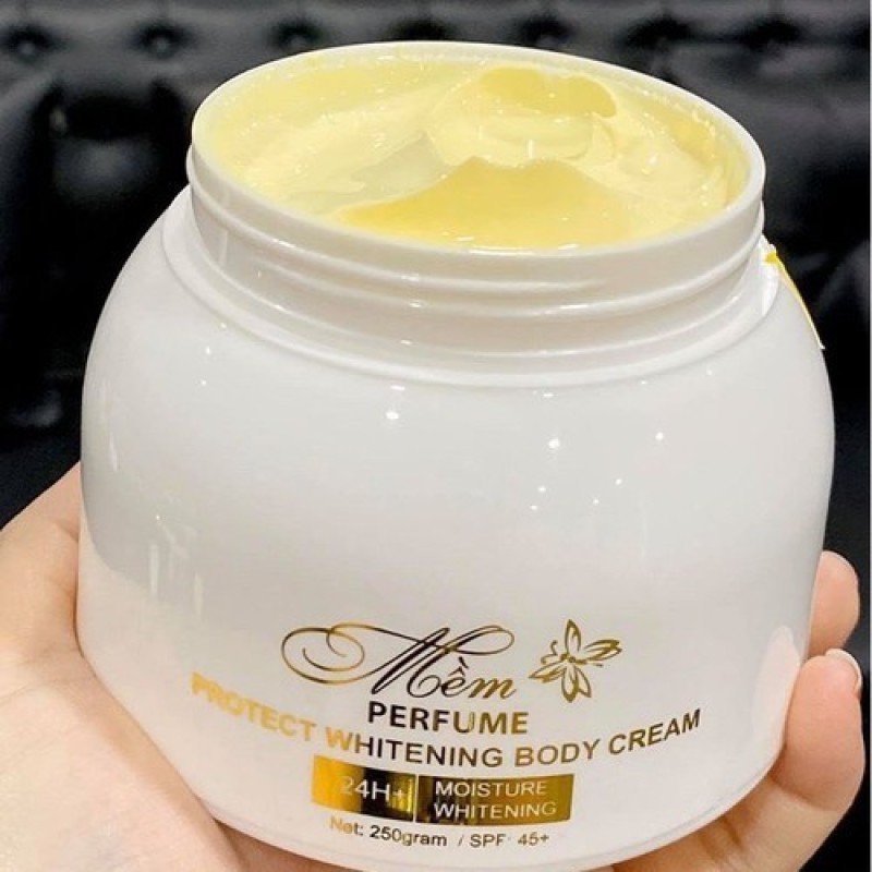 [HCM]1 HỘP kem body Mềm A Cosmetics hương nước hoa kem dưỡng trắng da a mềm giúp da trắng sáng mềm mịn cao cấp