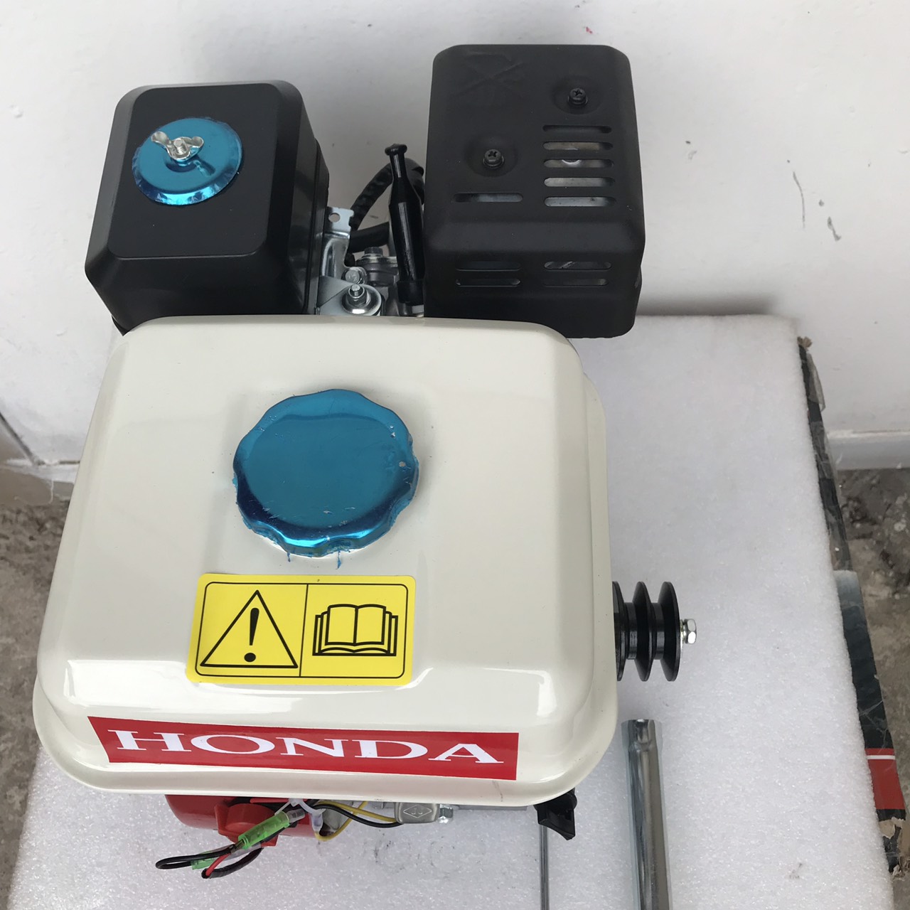 Máy bơm nươc chạy xăng.Động cơ máy chạy xuồng