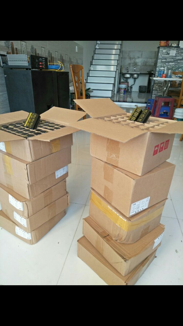 Tụ 80v-10000m ( 3,5 cm * 7 cm)