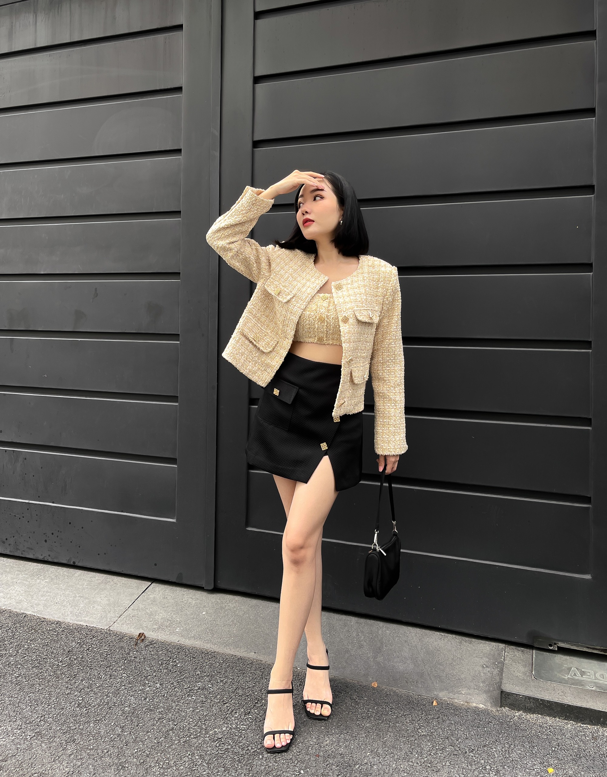 COCO SIN - Áo 2 Dây Croptop Tweed Gold Đính Nút