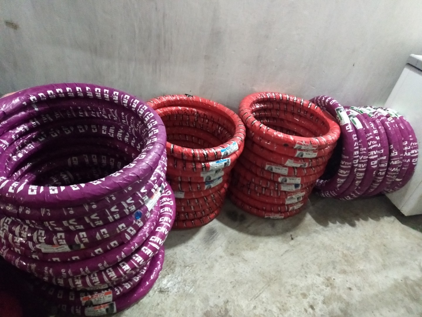 1 Vỏ xe 225-17(60/90-17) CRV technology thailan bao bì tím