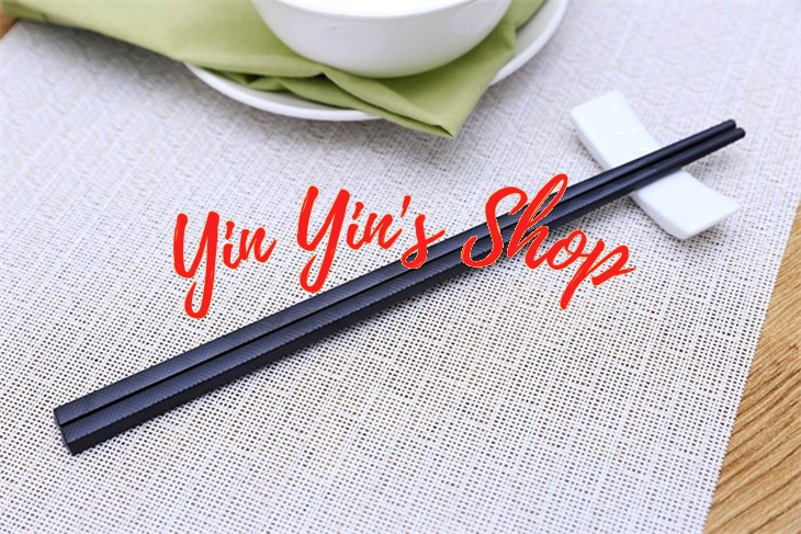 Vỉ 10 Đôi Đũa Gỗ Sumo Màu Đen Dài 24Cm