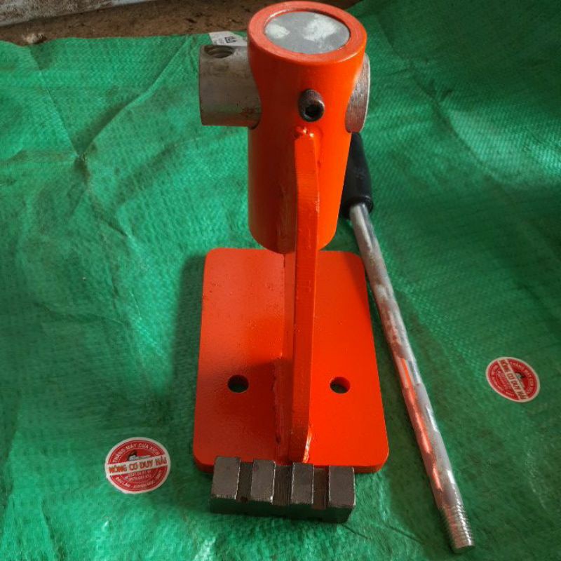 dụng cụ bấm xích máy cưa
