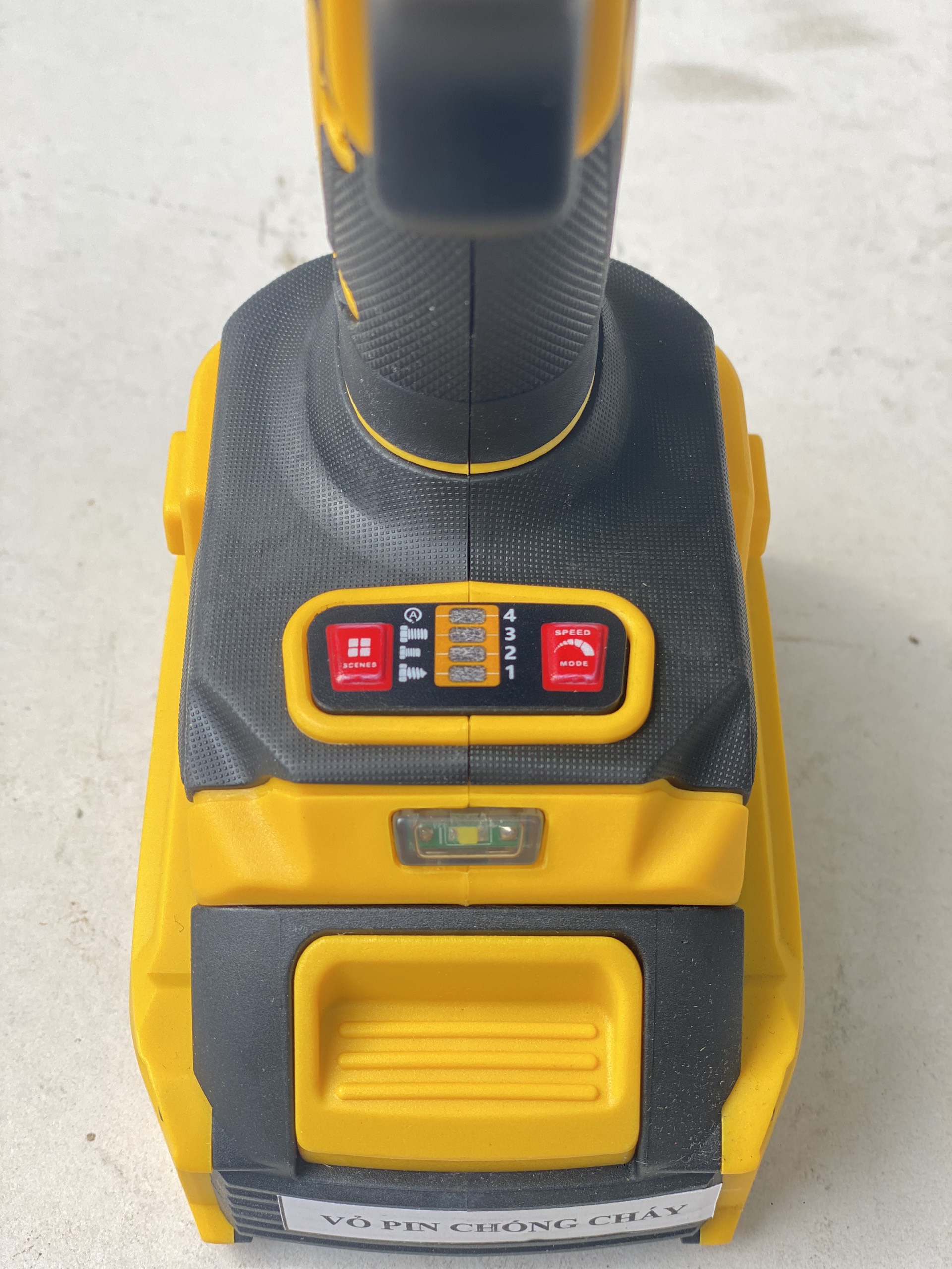 Máy bắt vít dùng pin D20 -CV230NCP Dekton (dùng được chân pin Dewalt)