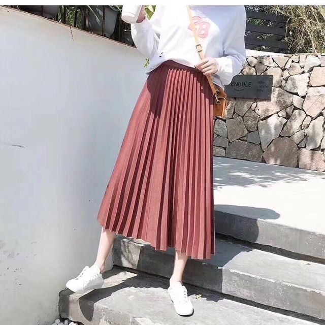 Chân váy xếp ly dáng dài ánh nhũ