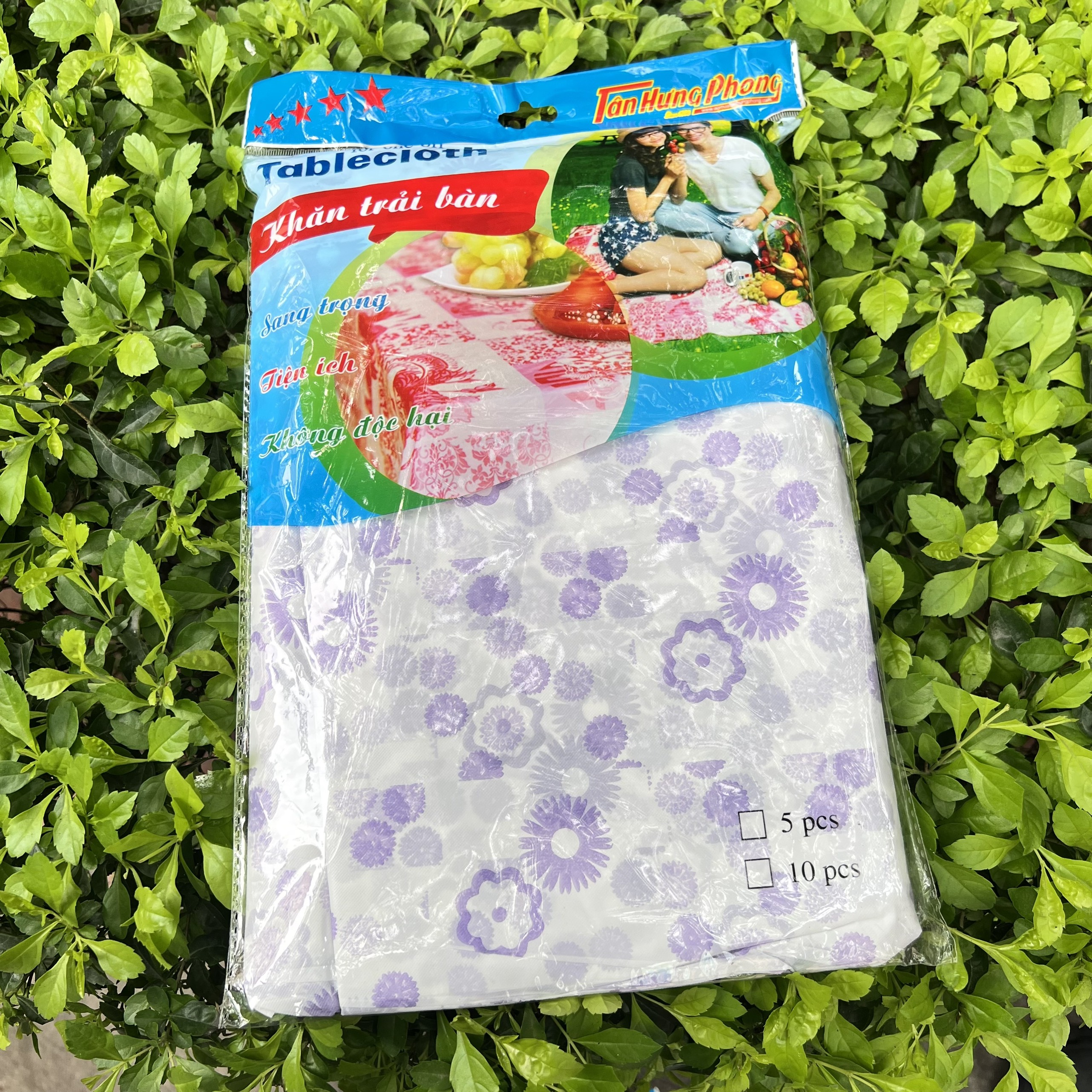Khăn trải bàn nilon dùng 1 lần (10 cái/bịch)