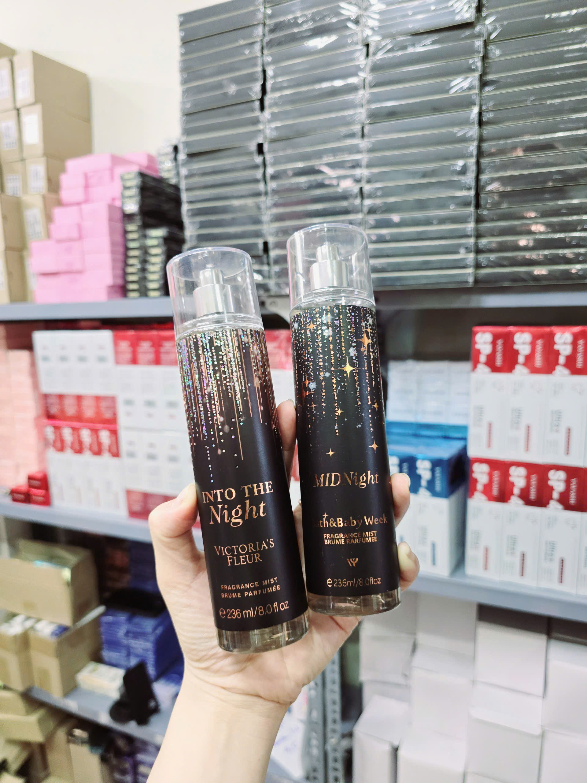 Body mist Xịt thơm toàn thân  236ml 002 into/ mid night