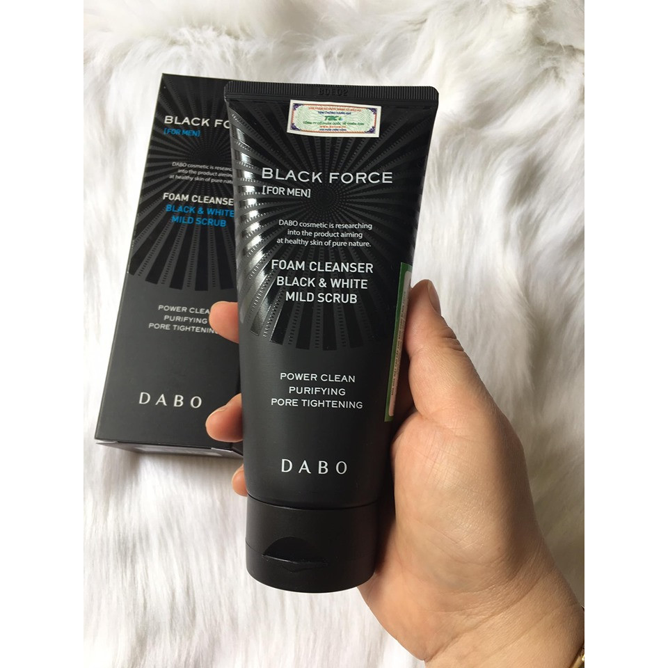 Sữa Rửa Mặt Dành Cho Nam Dabo Black Force Black & White Mild Scrub 120Ml