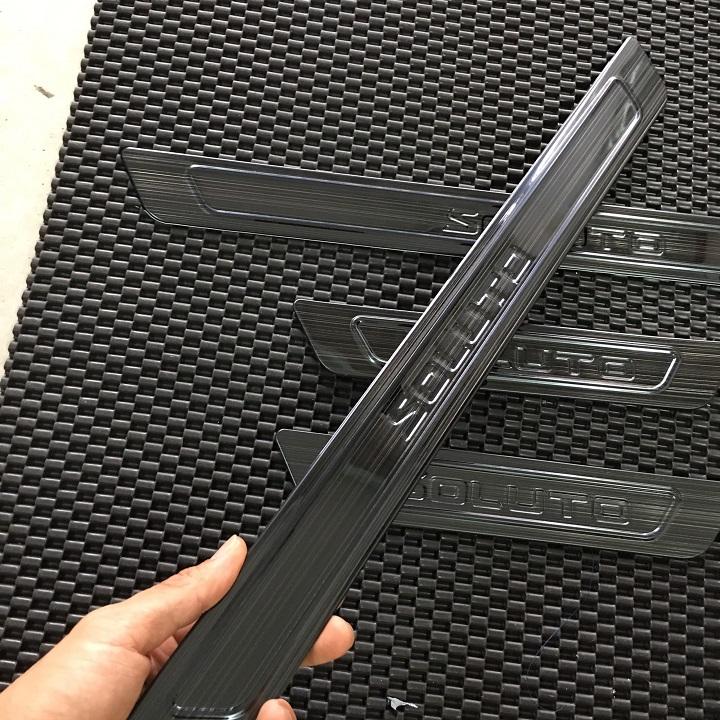 Ốp bậc ngoài titan kia soluto