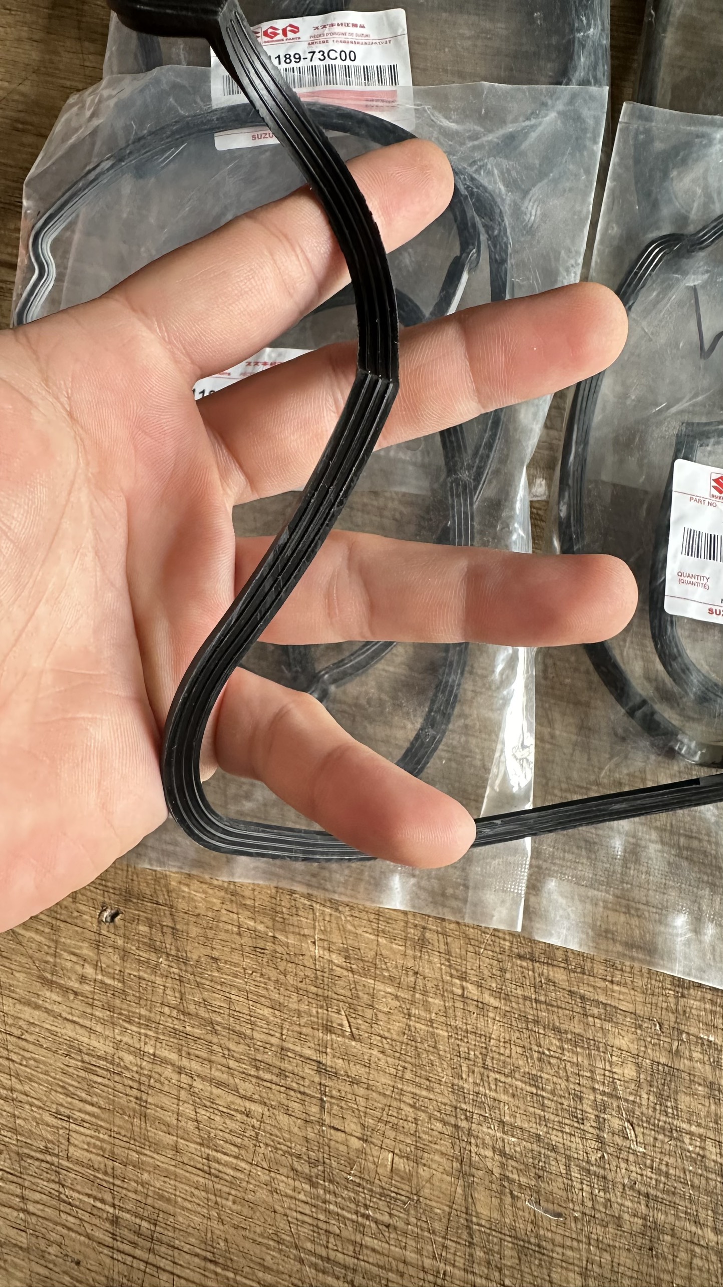 GIOĂNG NẮP DÀN CÒ SUZUKI APV/; PRO