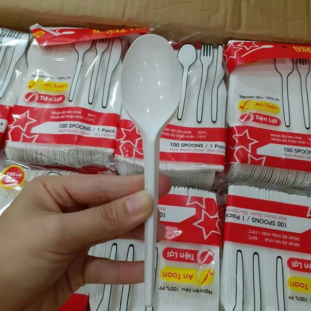 Thìa nhựa dùng 1 lần cứng 100 cái UKP