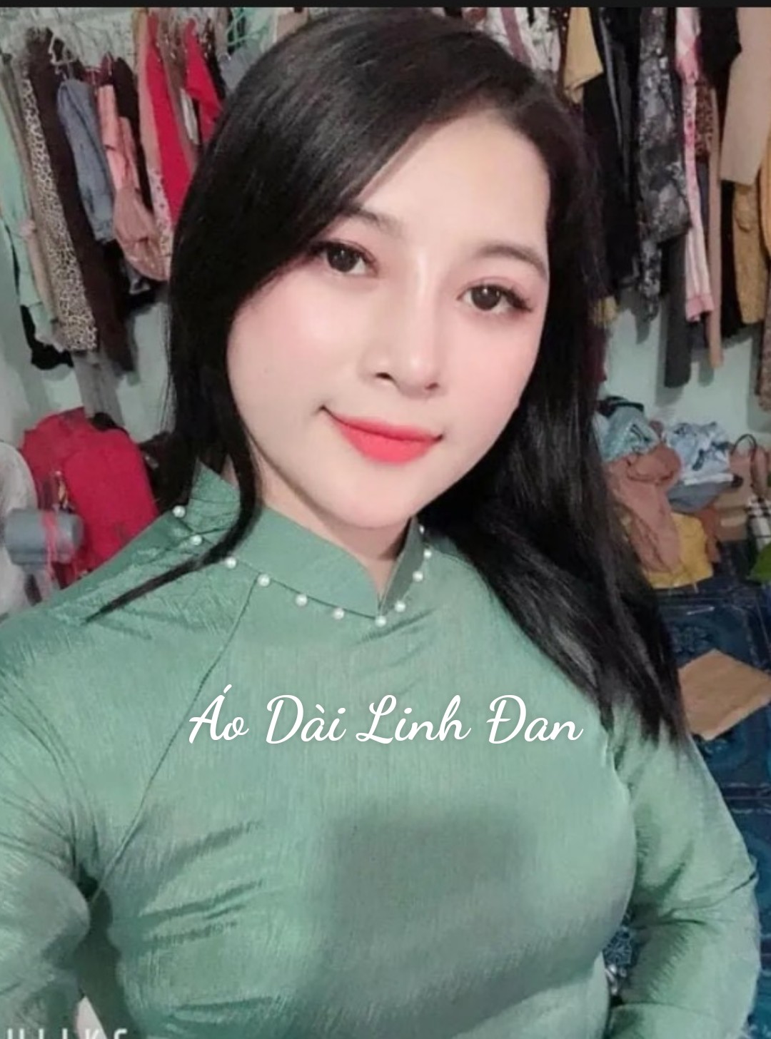 Áo dài vải lụa vân gỗ màu xanh mint - Áo Dài Linh Đan