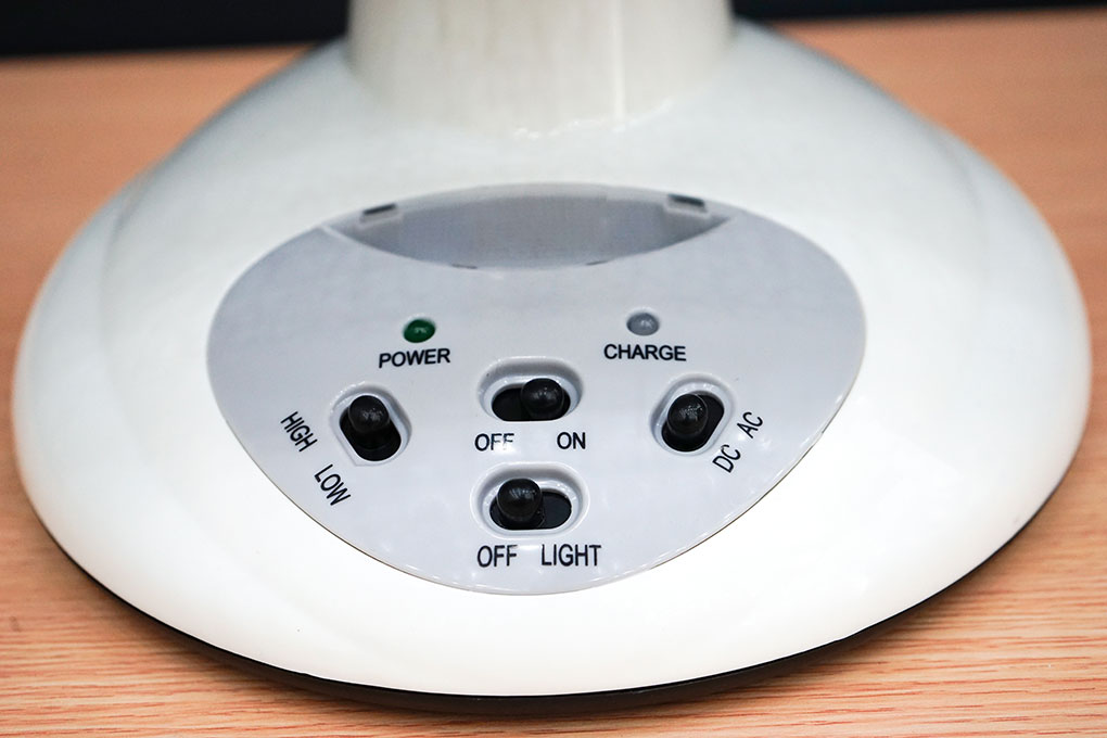 Quạt sạc điện Sunhouse SH722 (Hàng trưng bày 97%)