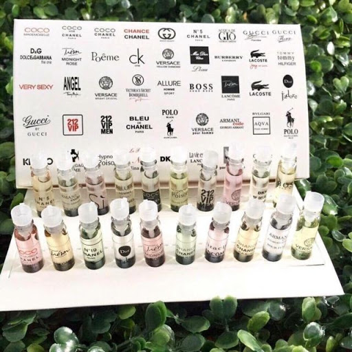 BỘ 20 CHAI NƯỚC HOA MINI HÀNG TEST ĐỦ MÙI cao cấp  Bộ 20 chai nước hoa mini mẫu thử hàng test các hãng với nhiều mùi hương từ nhẹ nhàng trong trẻo đến nồng nàn quyến rũ hay mạnh mẽ cá tính .