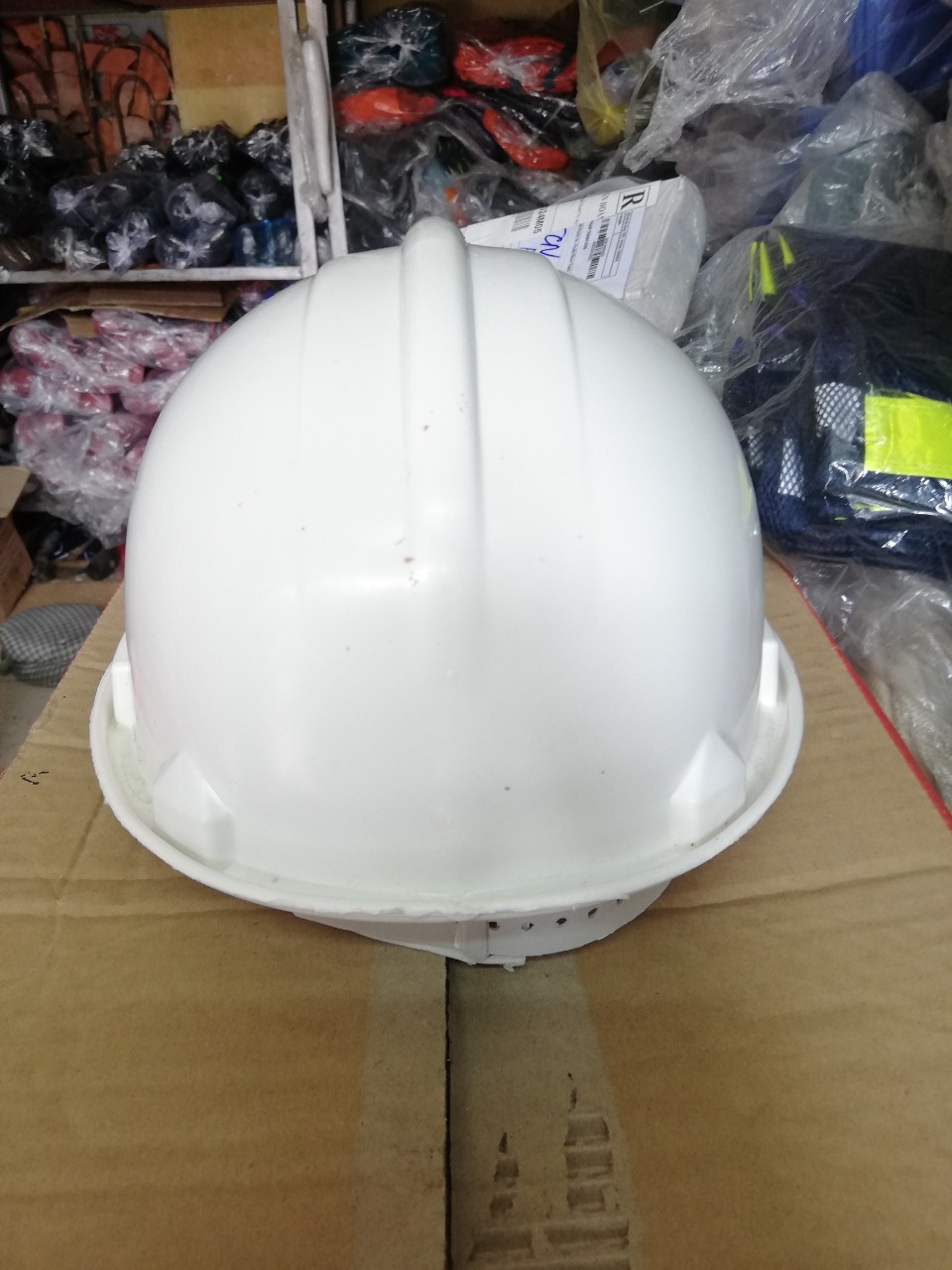 Headwear workwear worker cheap, cap constructions, bridge Road, White factory