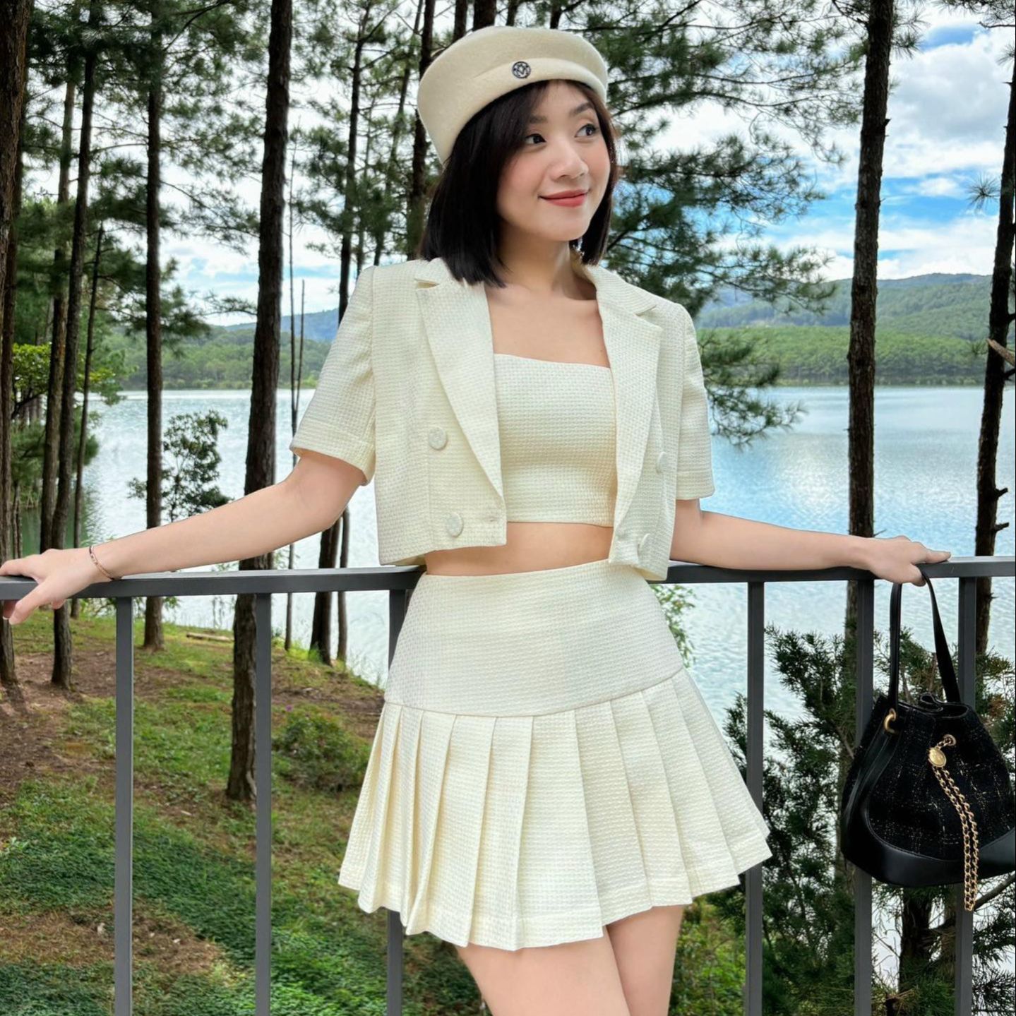 SET AMILYN - Set áo khoác chân váy xếp ly