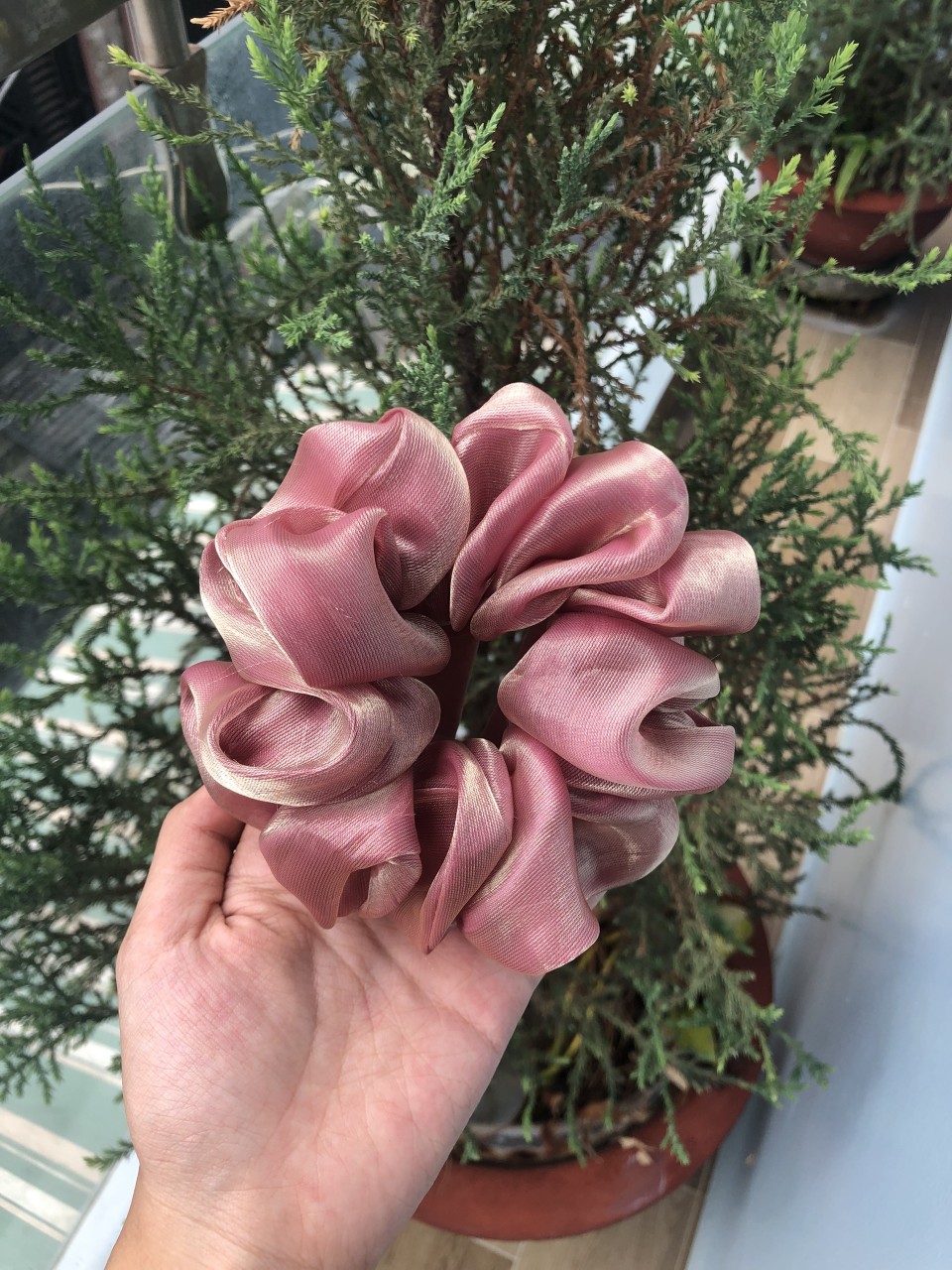 Cột tóc phồng hottrend cho bé yêu