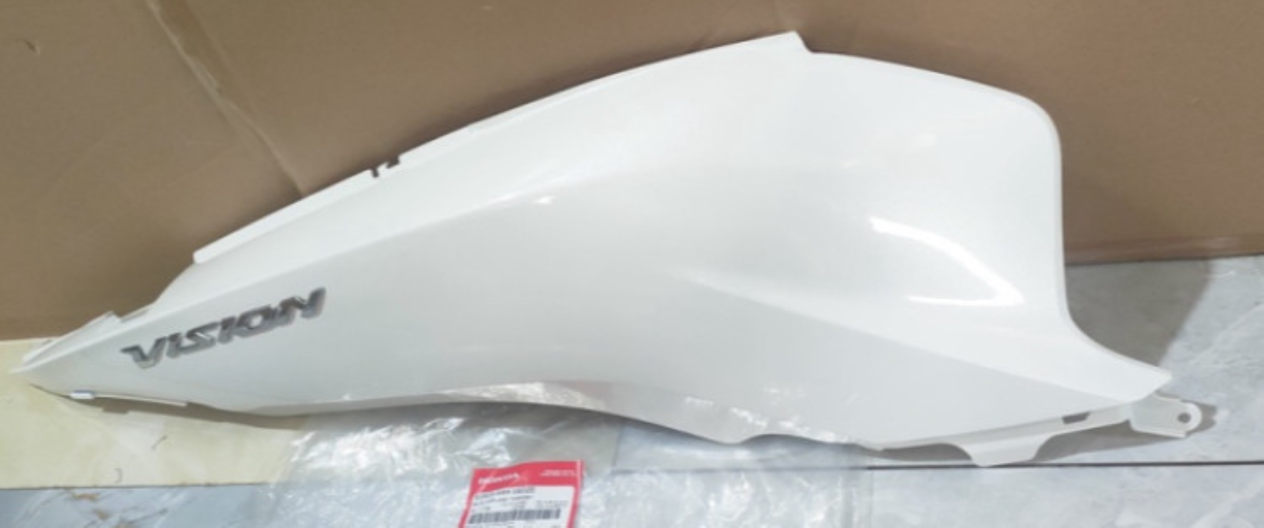 Front right vision 2014 to 2020 white genuine honda.