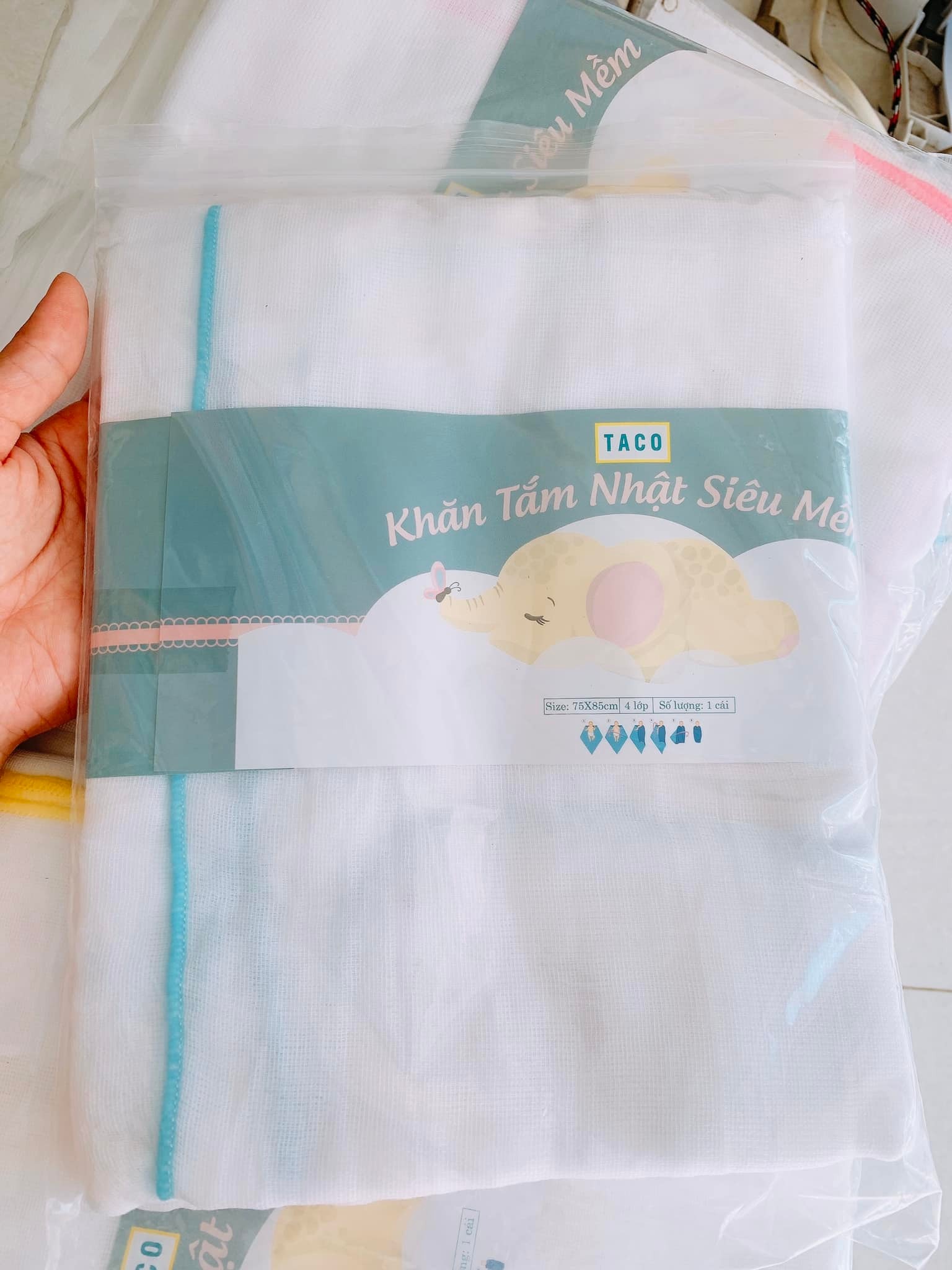 Set 2 khăn tắm Taco Nhật Cao Cấp Siêu Mềm 4 Lớp ( ngẫu nhiên,75×85cm)