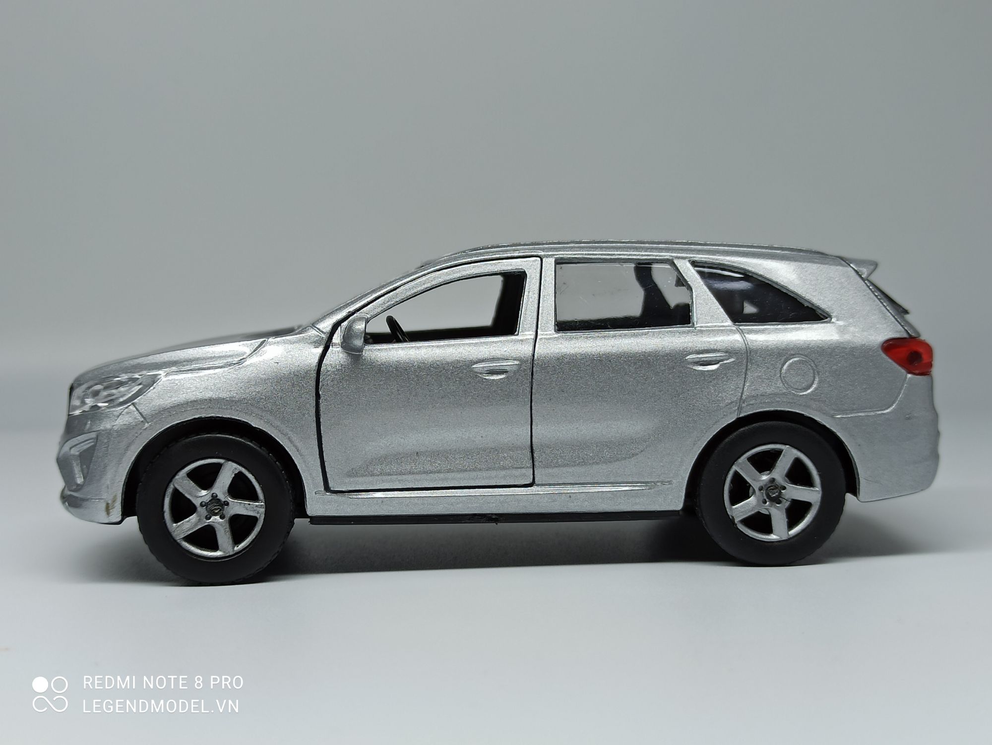 Mô hình xe Kia Sorento
