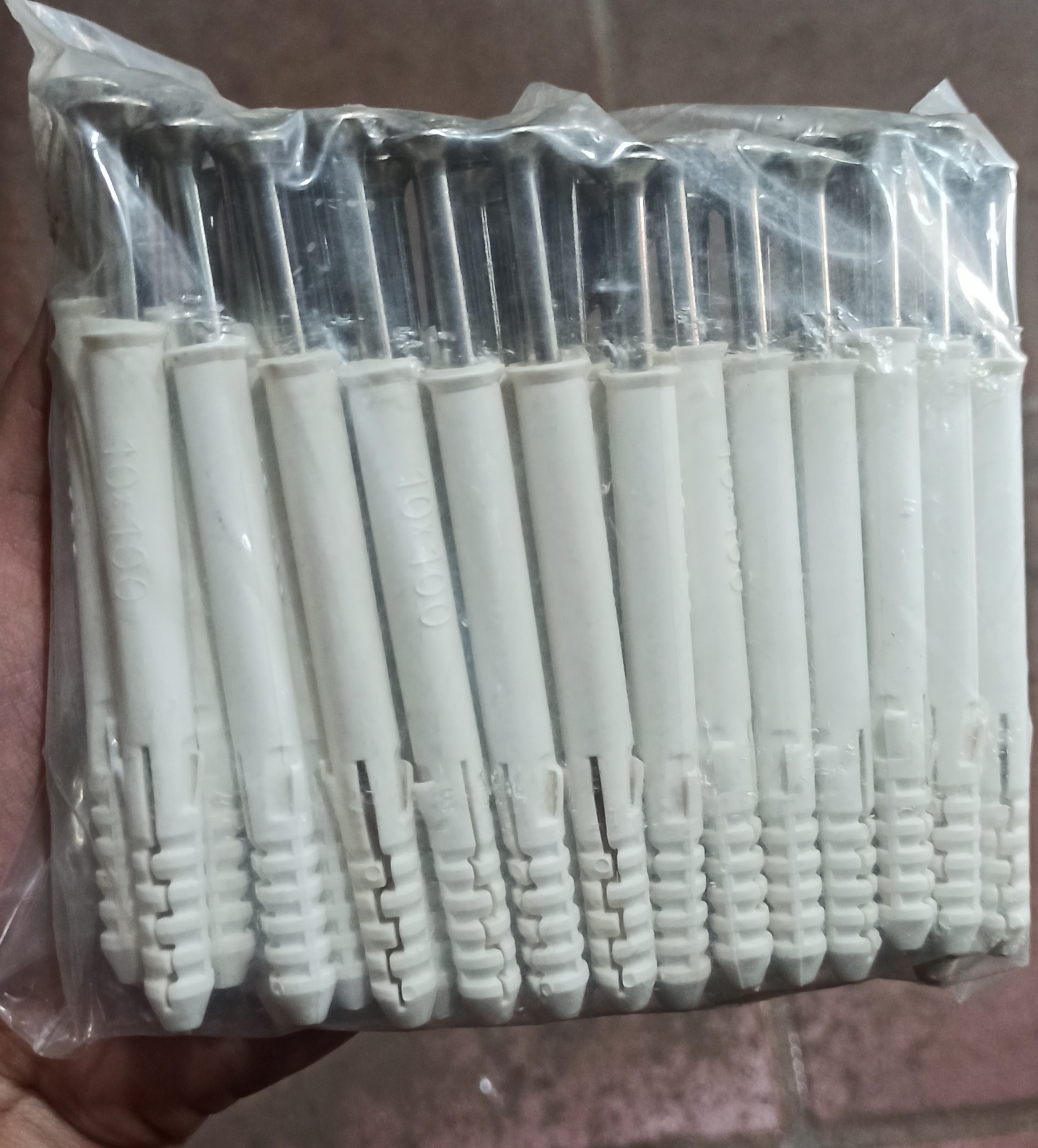 Cách lựa chọn nở inox 10x100 chất lượng