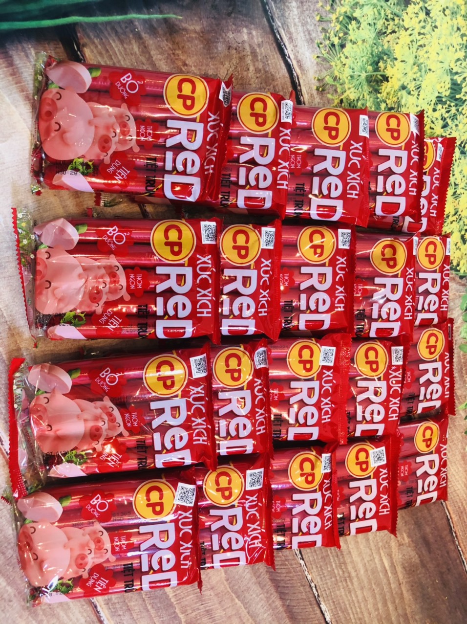 xúc xích tiệt trùng CP gói 100g_TiTiMart
