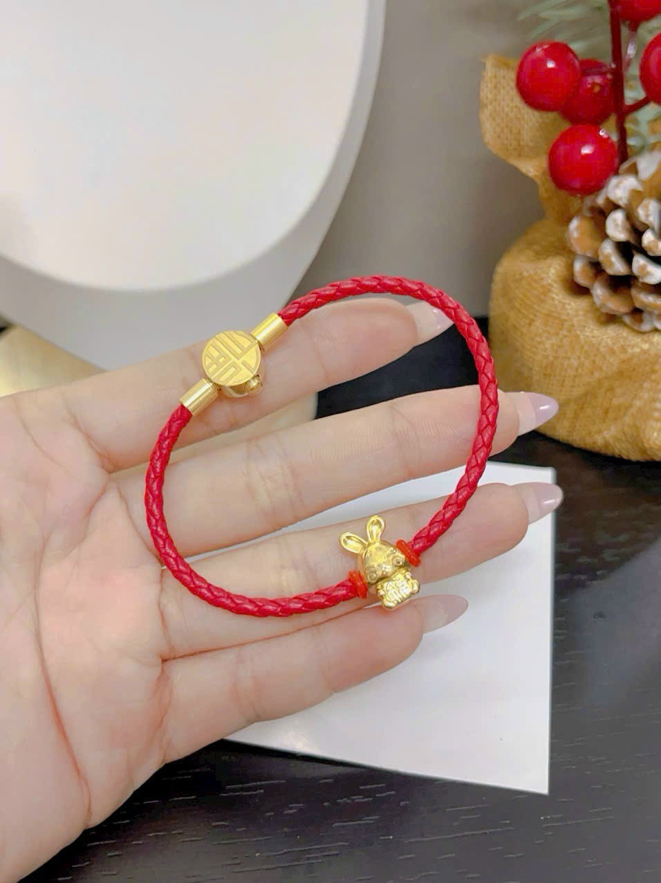 VÒNG TAY CHỈ ĐỎ/ĐEN TITAN MAY MẮN