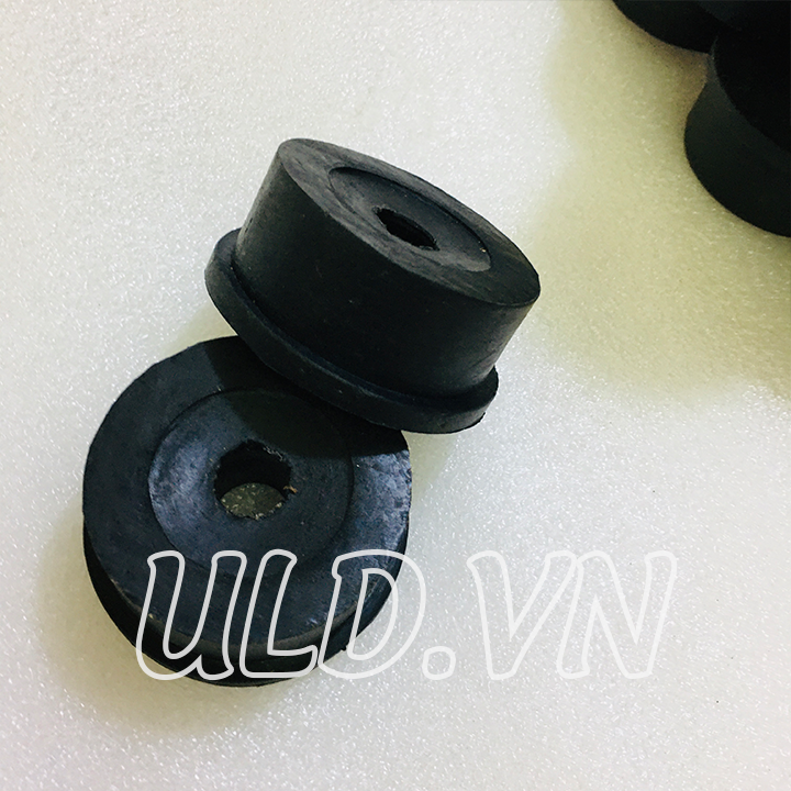 [HCM]HAI CỤC CAO SU CHÂN MÁY XE BA BÁNH