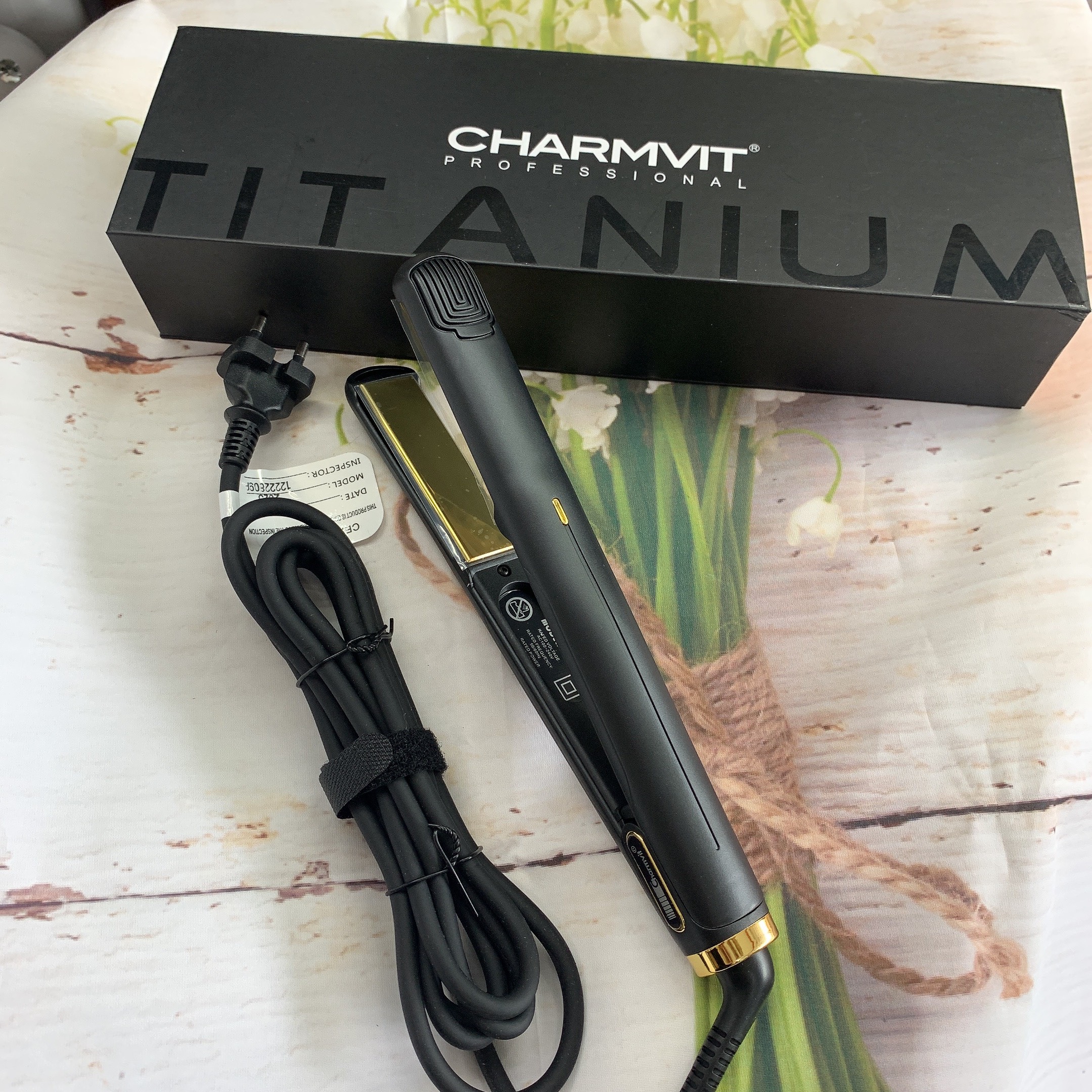 Máy kẹp duỗi (ép) tóc cao cấp CHARMVIT TITANIUM (Hàn quốc)