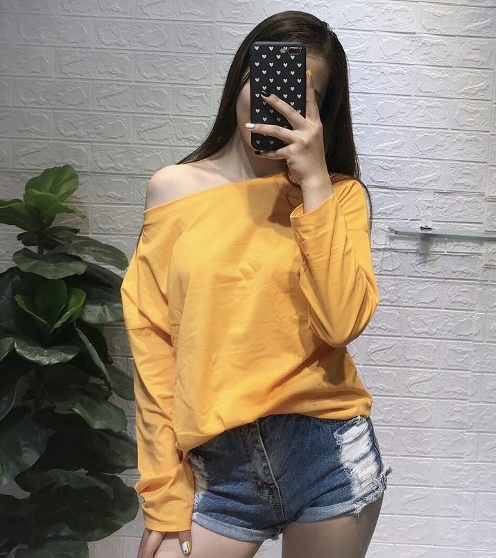 Áo thun nữ form rộng tay dài lệch vai cá tính