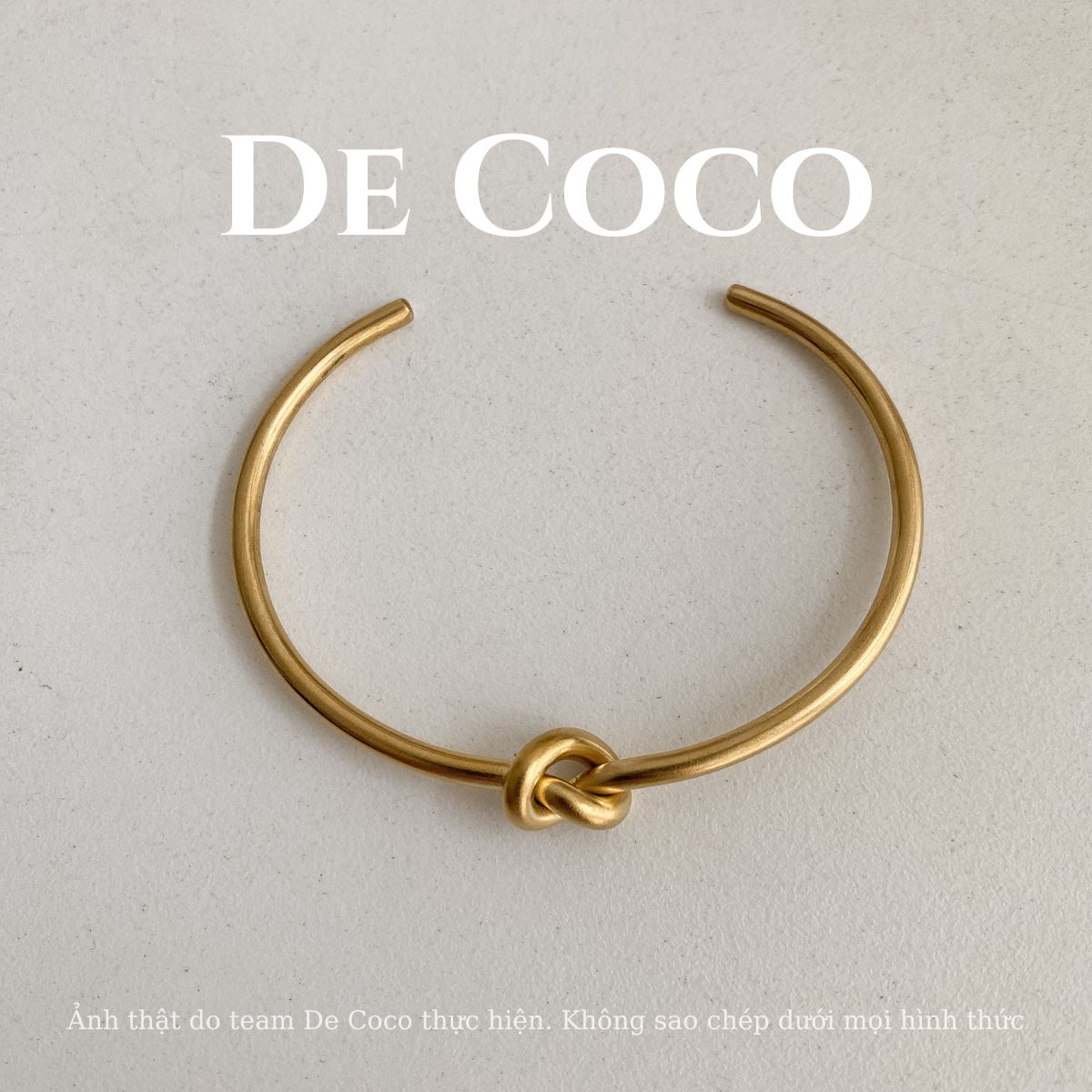 Vòng tay titan cao cấp KNOT CUFF De Coco