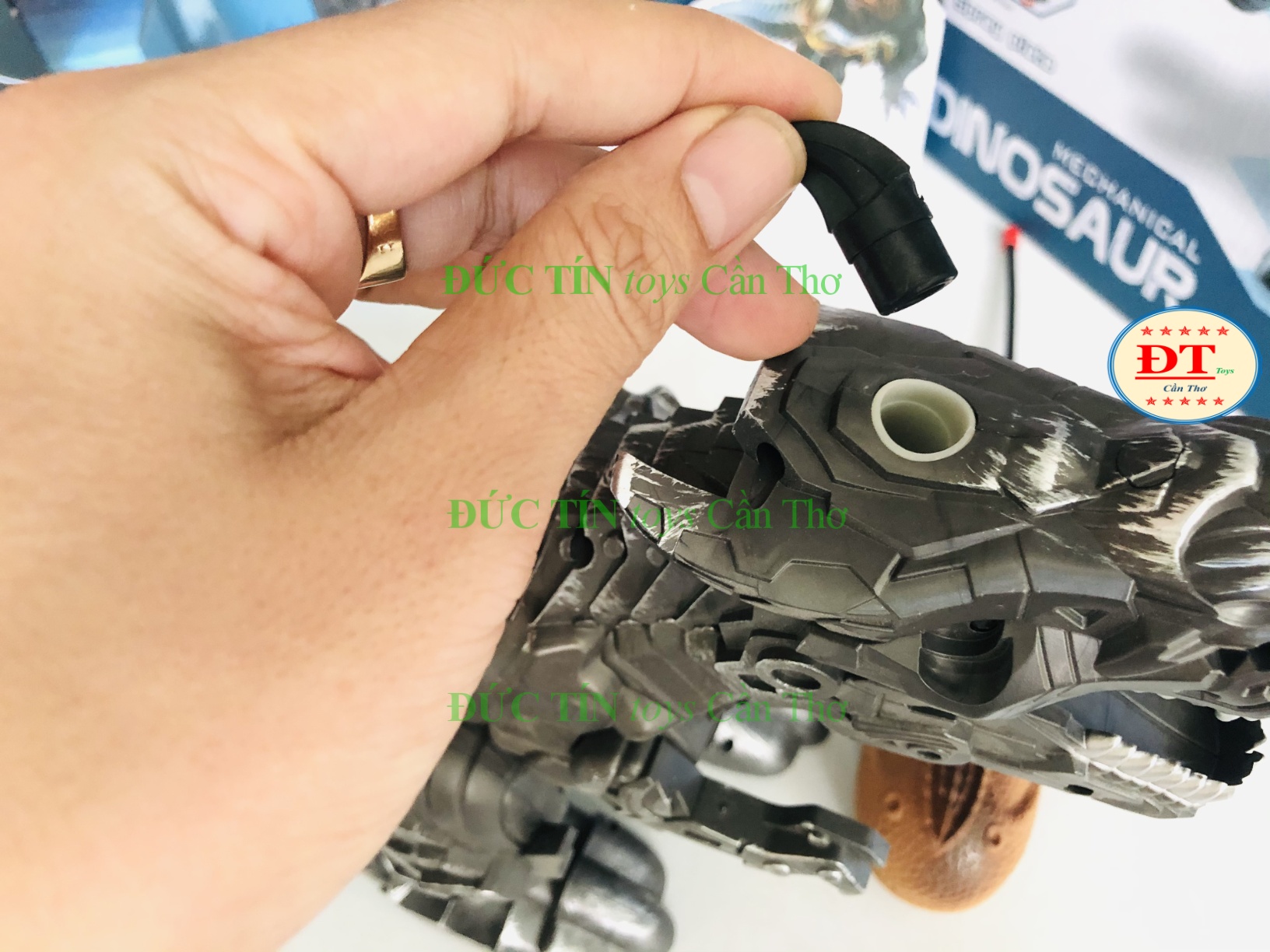 ĐỒ CHƠI KHỦNG LONG ROBOT ĐIỀU KHIỂN PHUN KHÓI
