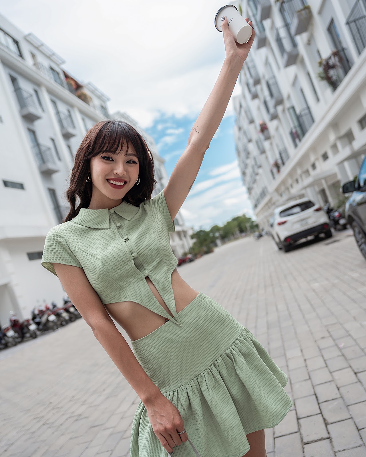 Áo Sơ Mi Croptop, Chân Váy Mini Đuôi Cá The Good