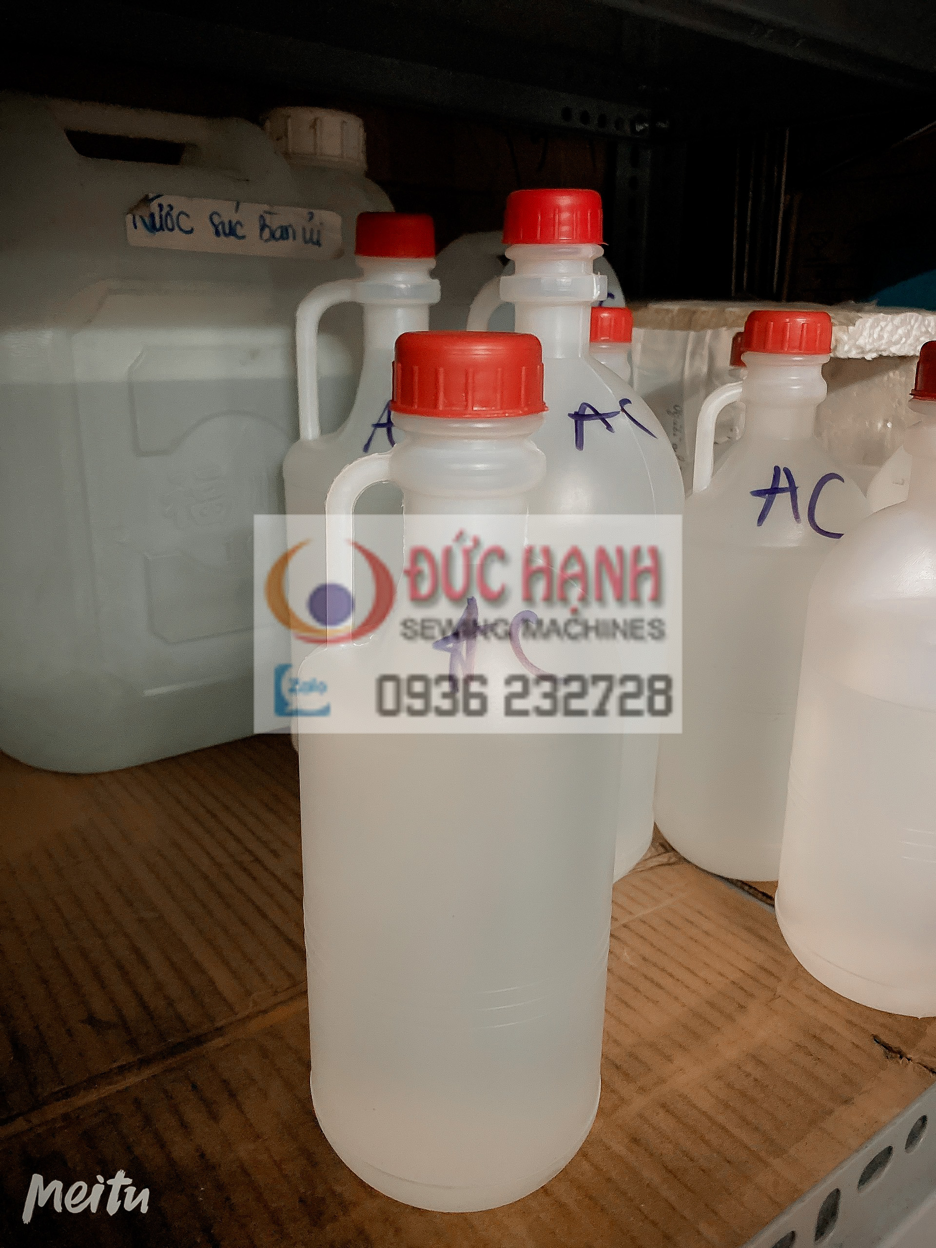NƯỚC TẨY DƠ QUẦN ÁO ACETON 1 LÍT
