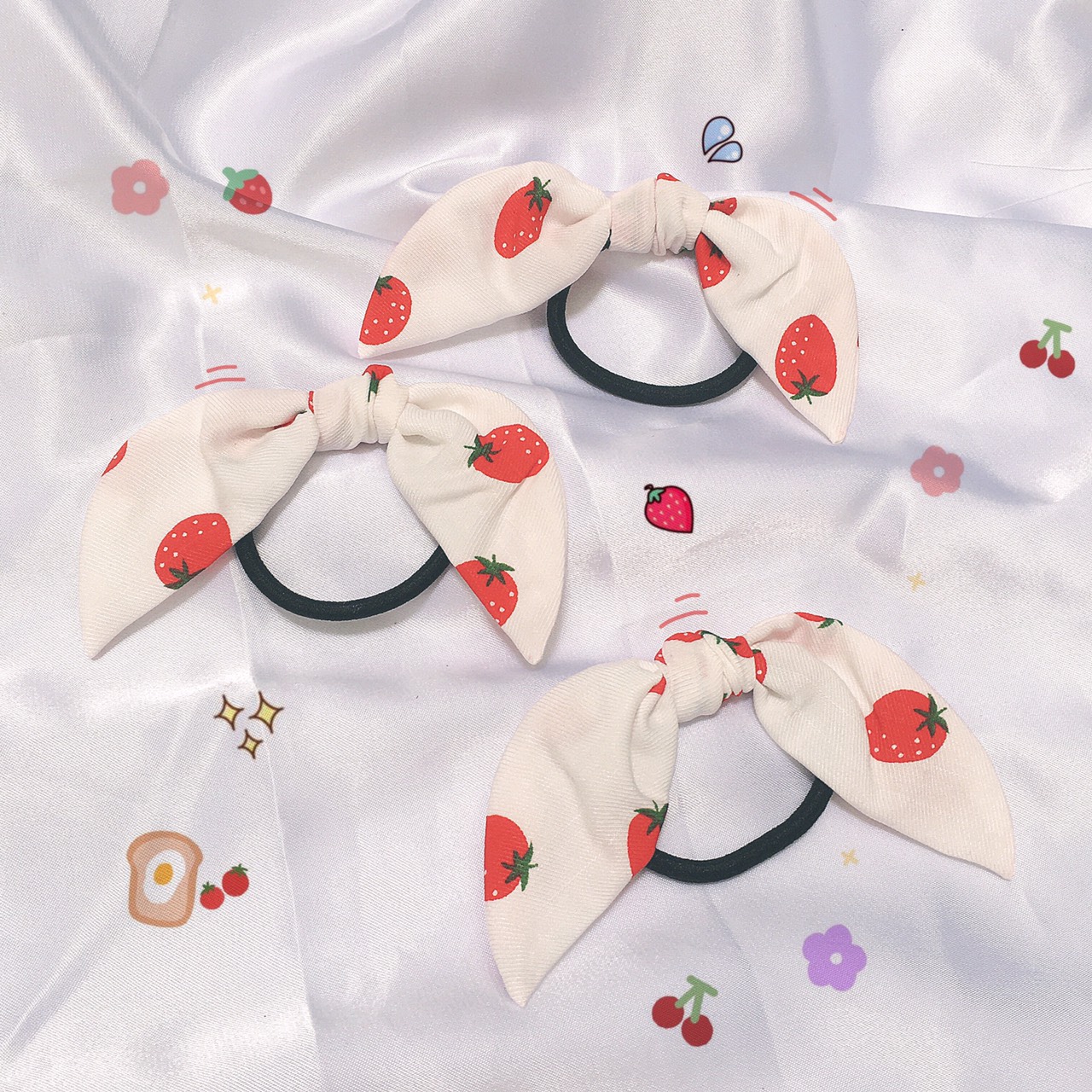 CỘT TÓC SCRUNCHIES - CỘT NƠ VẢI TRÁI DÂU ĐỎ SIÊU DỄ THƯỜNG - CỘT TÓC HOTTREND