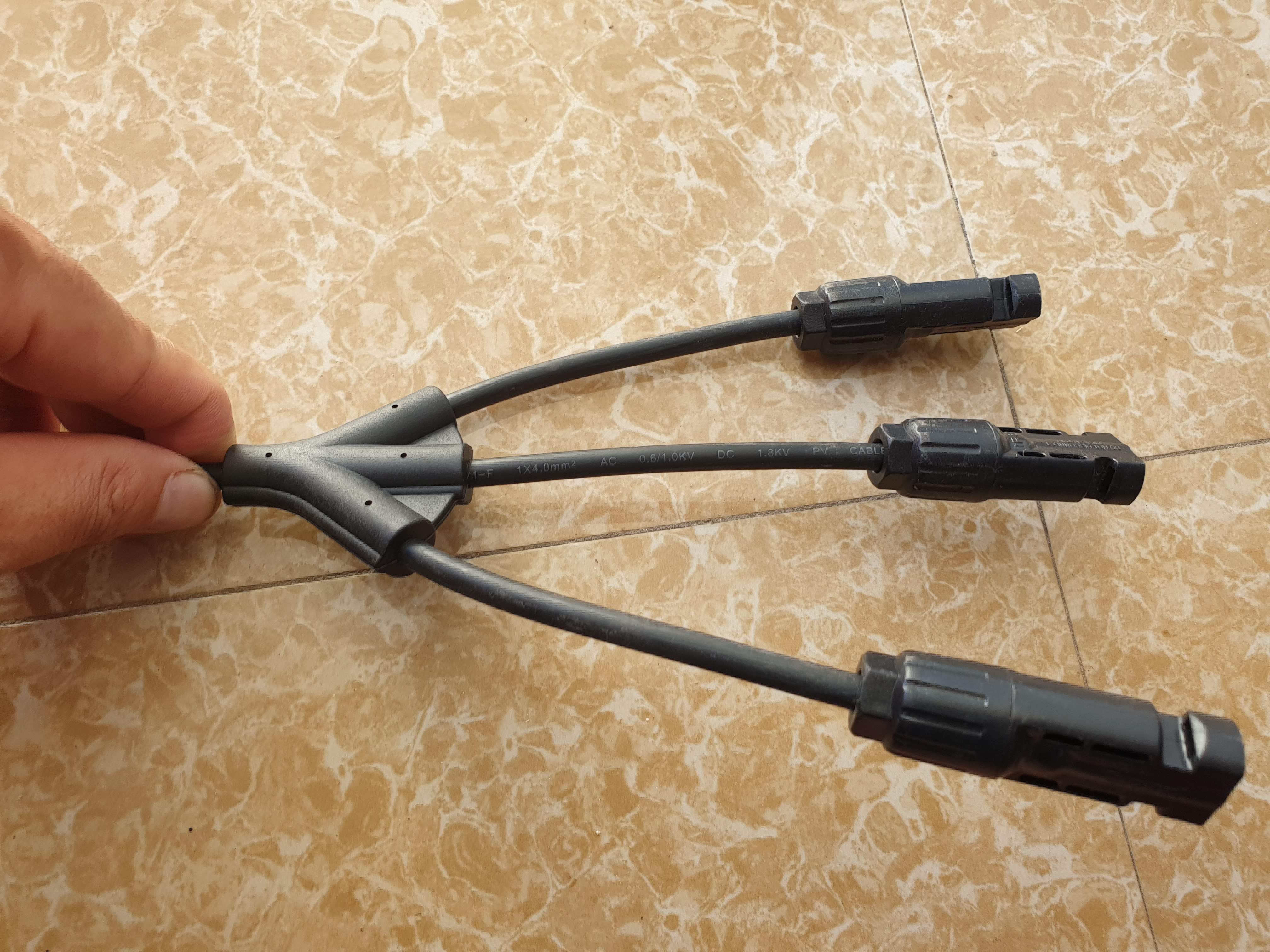 Cặp Jack 3 kết nối phân nhánh chữ Y MC4