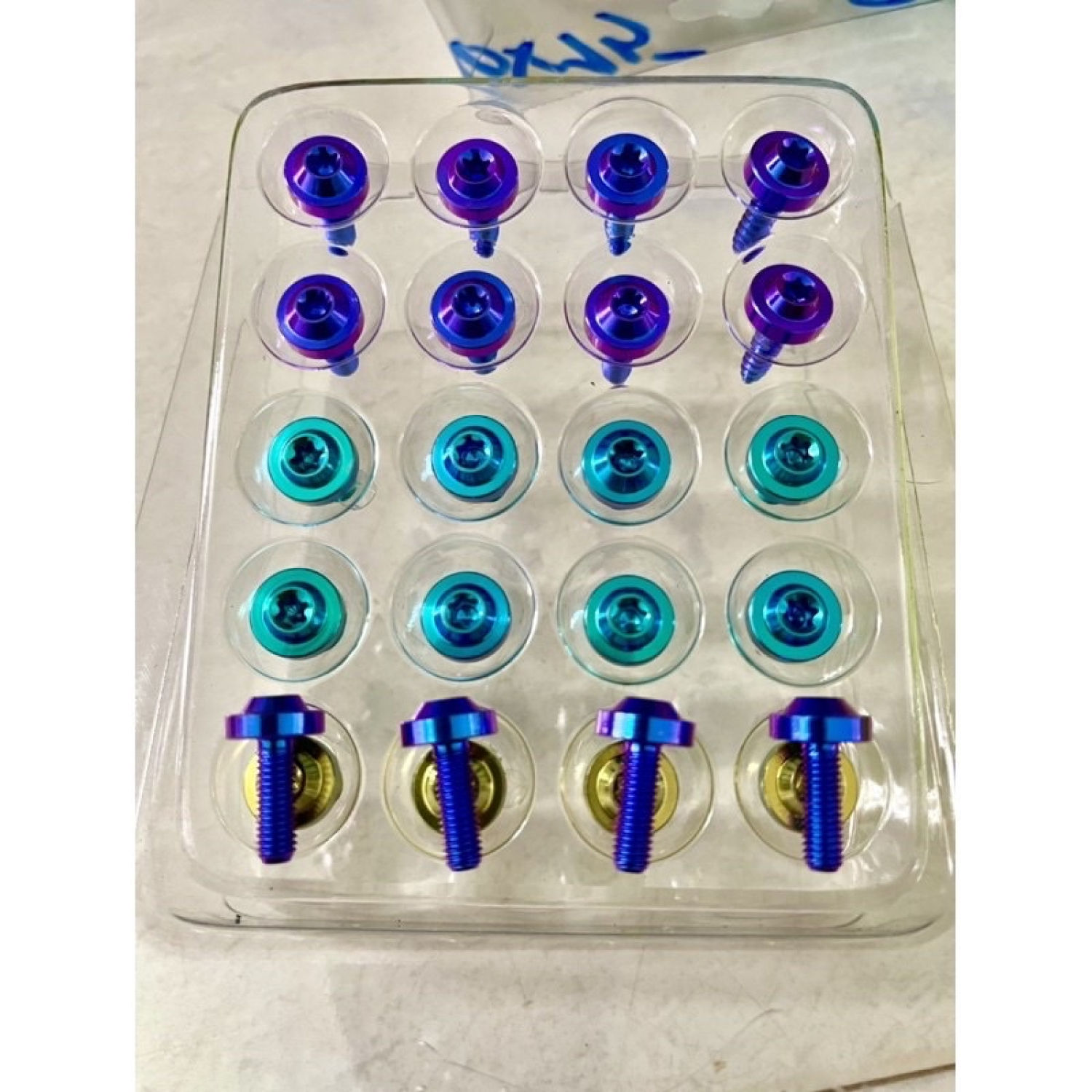 Ốc Titan GR5 5Li Bắt Mão & Đồng Hồ WINNER X(giá 1con)