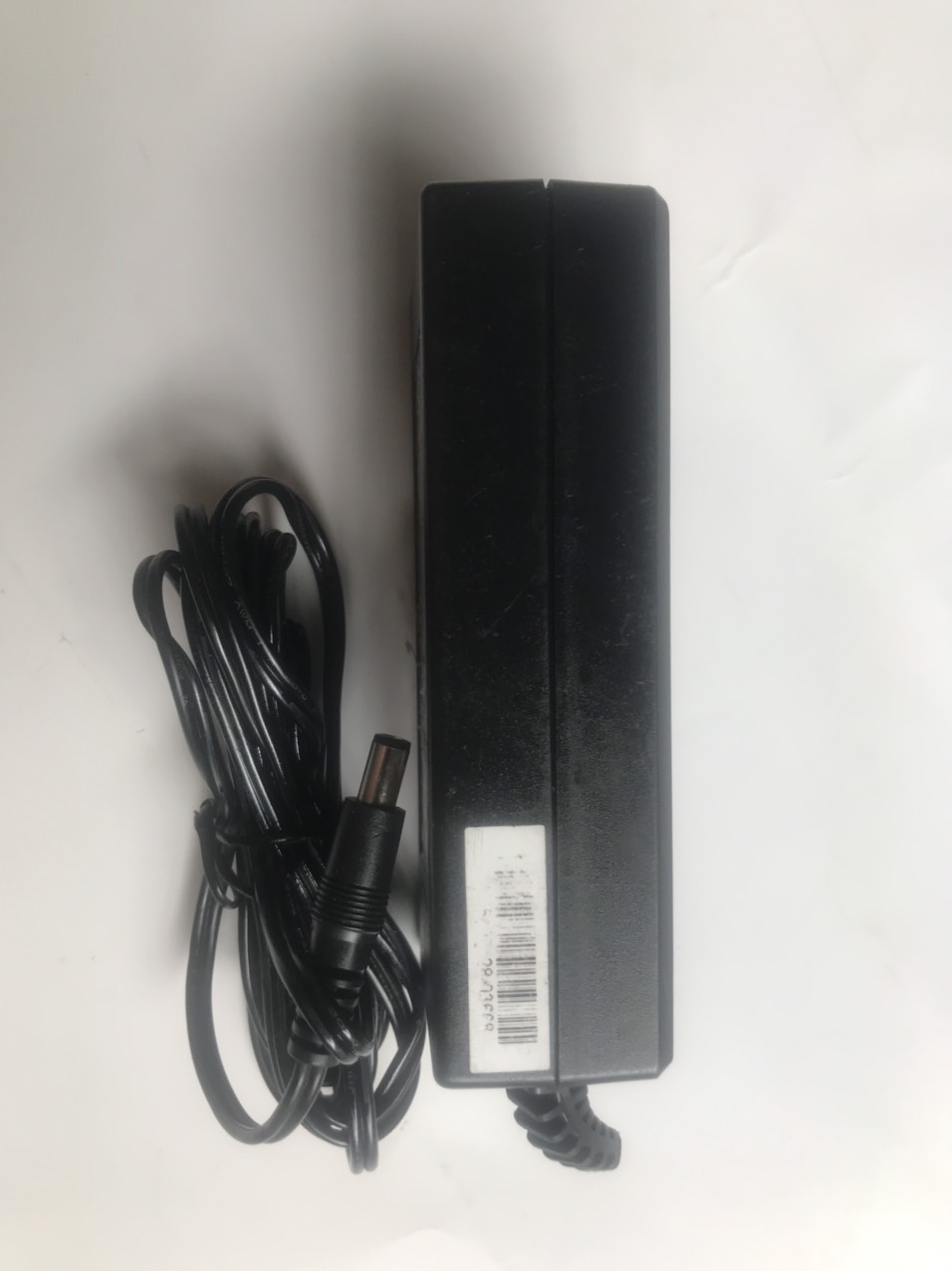 Adapter nguồn 24v 2.5a hàng zin đã qua sử dụng.