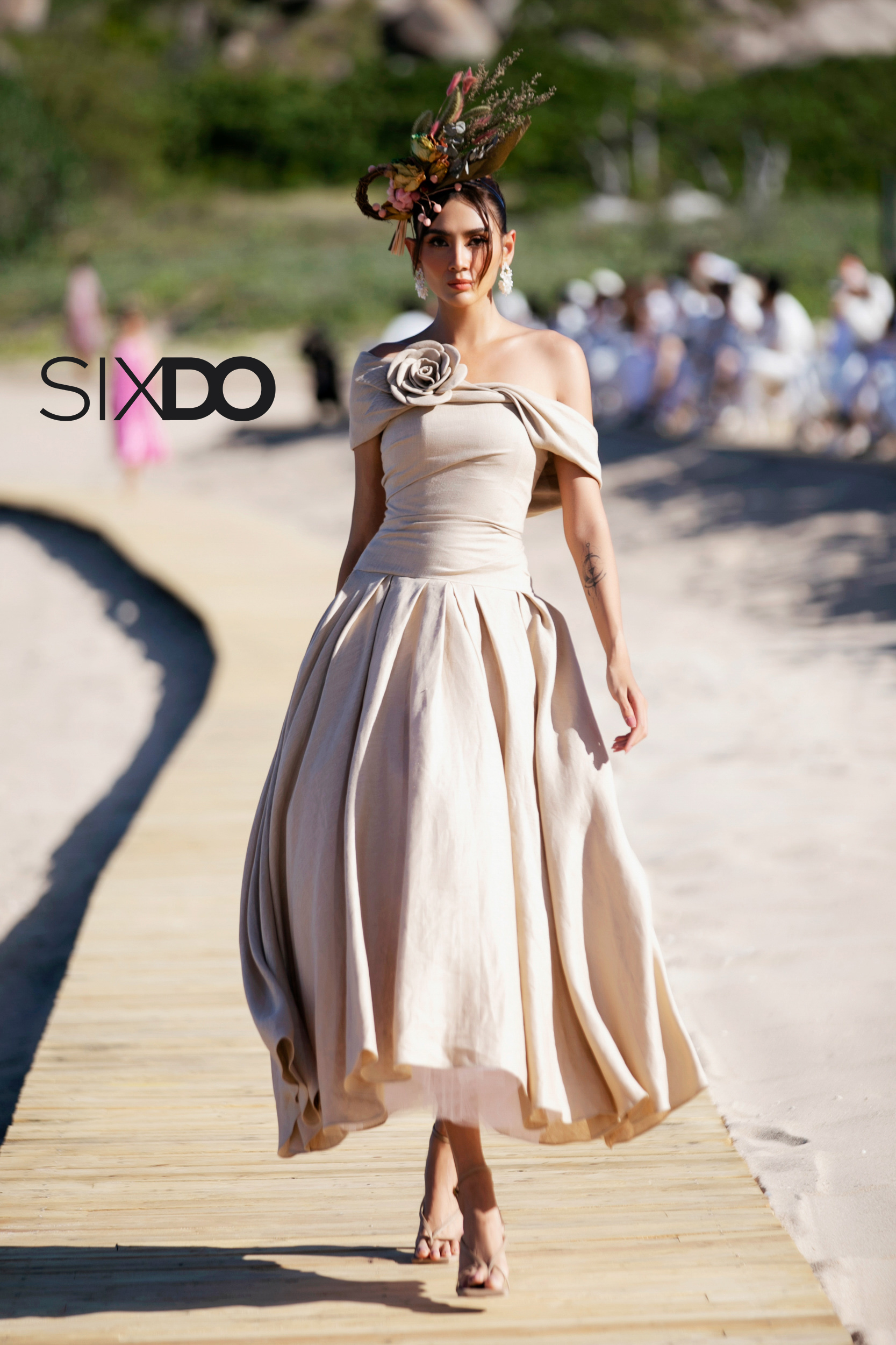 Đầm trễ vai linen dáng phồng SIXDO (Nude Off-shoulder Midi Linen Dress)