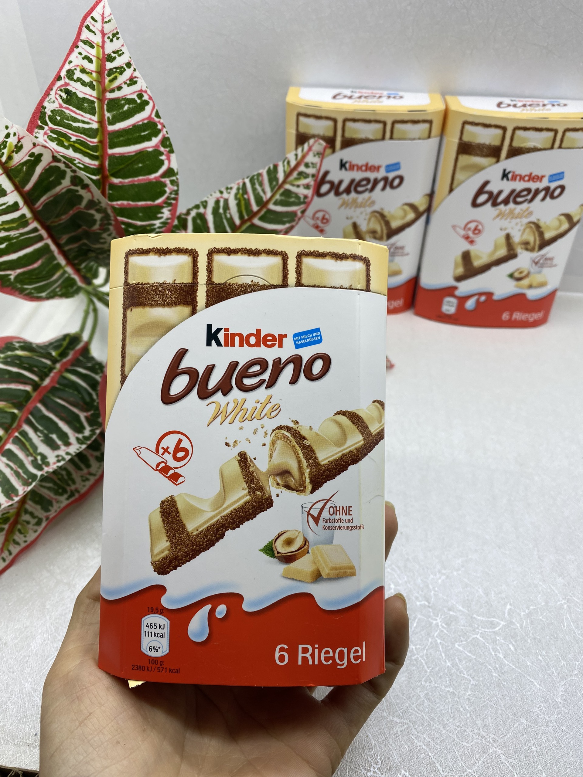 Socola Kinder bueno white hộp 117gr (6 thanh) - Đức