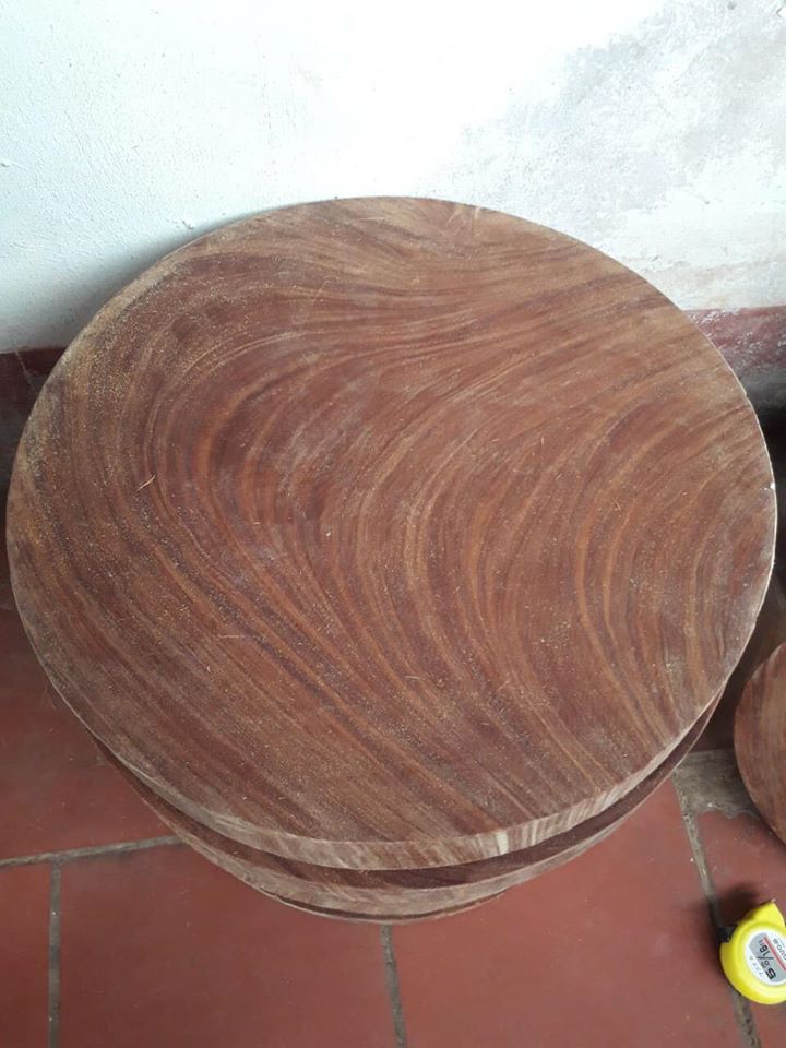 Thớt gỗ nghiến Tây Bắc (đường kính 34, dày 4cm)