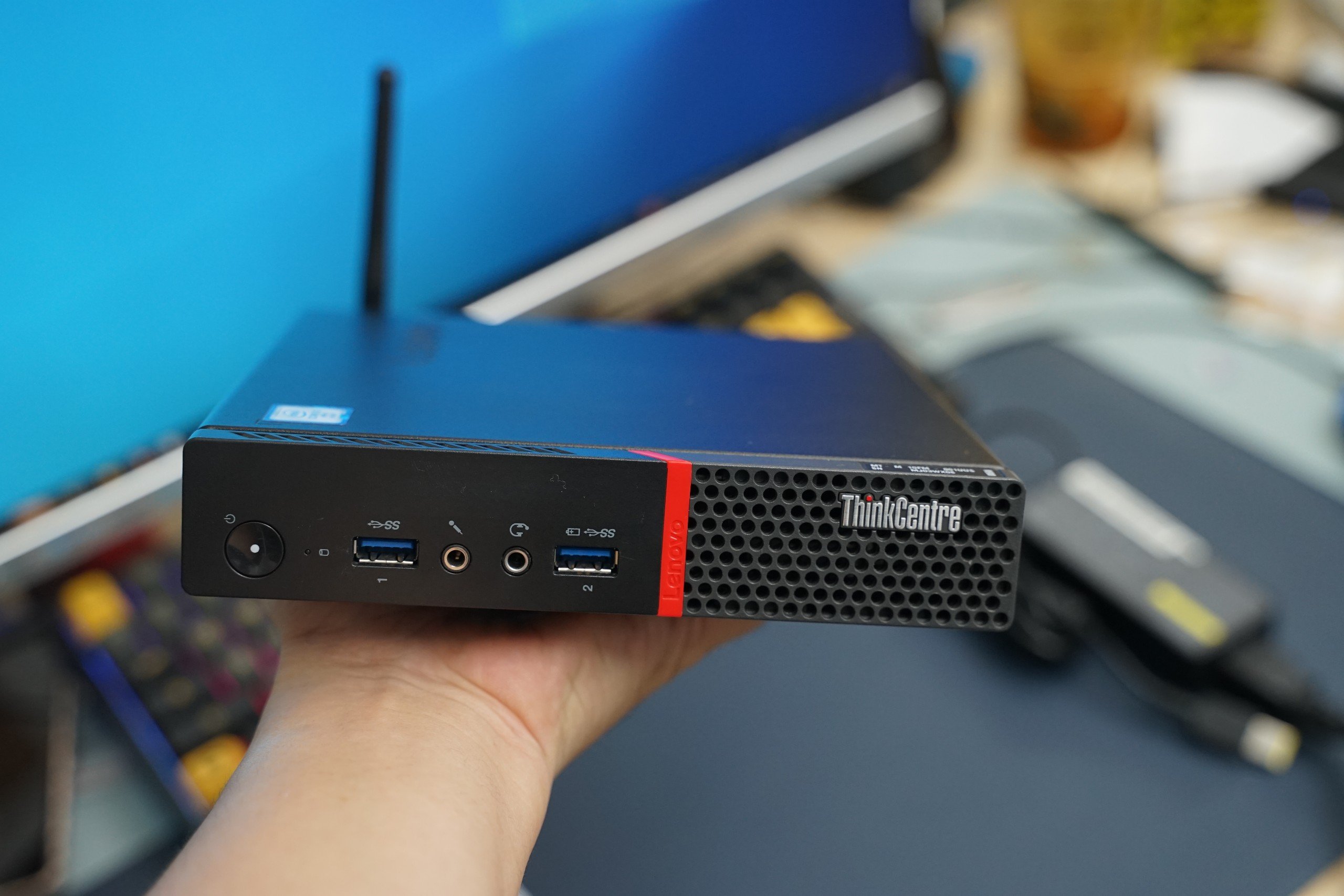 Máy Tính Mini PC Lenovo ThinkCentre M900 Tiny (Core i5-6500t, Ram 8GB, SSD 256GB, Wifi)