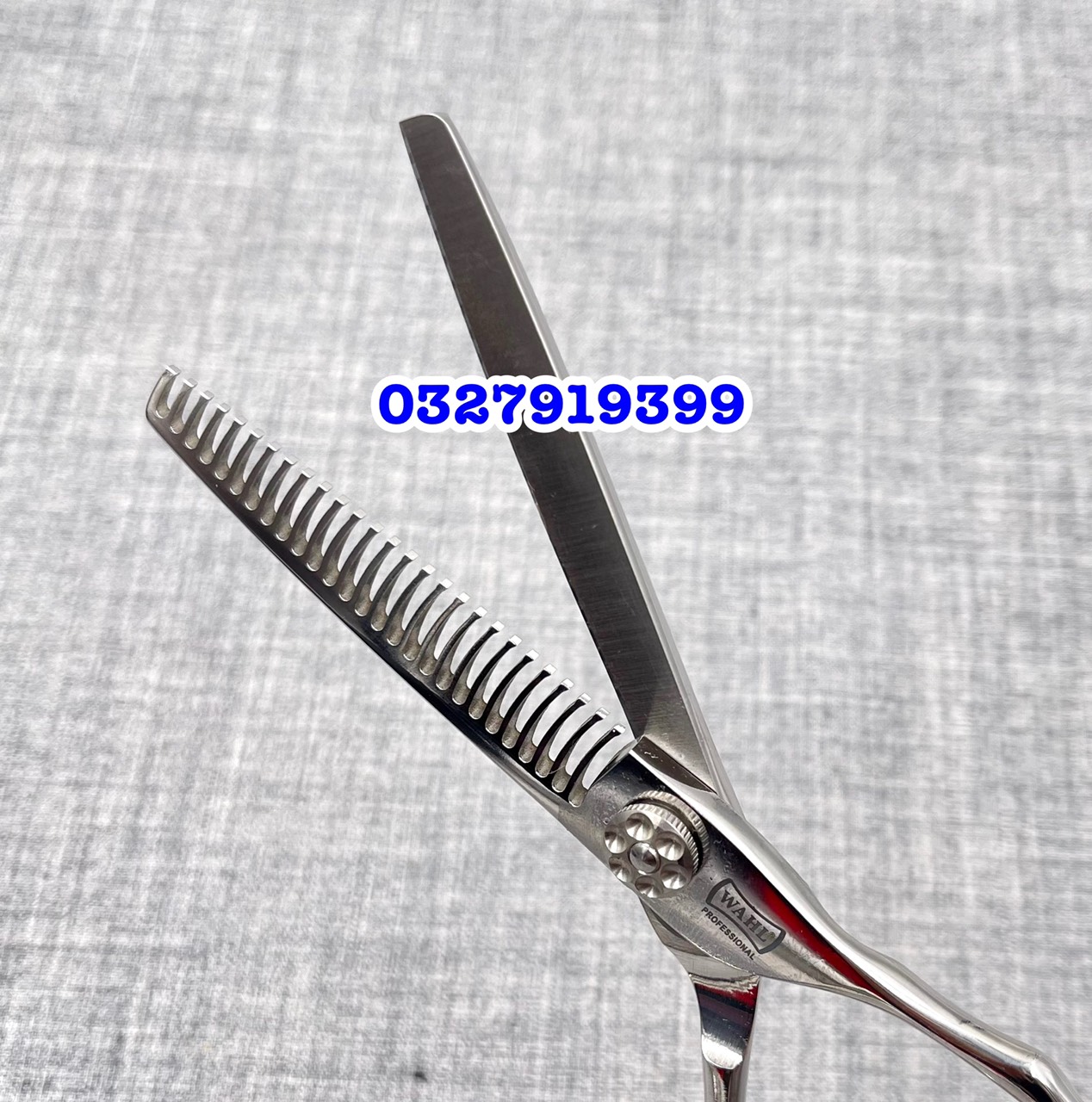 WAHL Kéo cắt tóc Nhật WAHL 6.0 in (Đ) - Kéo cắt tóc chuyên nghiệp, thép Nhật S440C, độ cứng trên 62HRC, lưỡi kéo sắc bén, thiết kế tay cầm thuận tiện